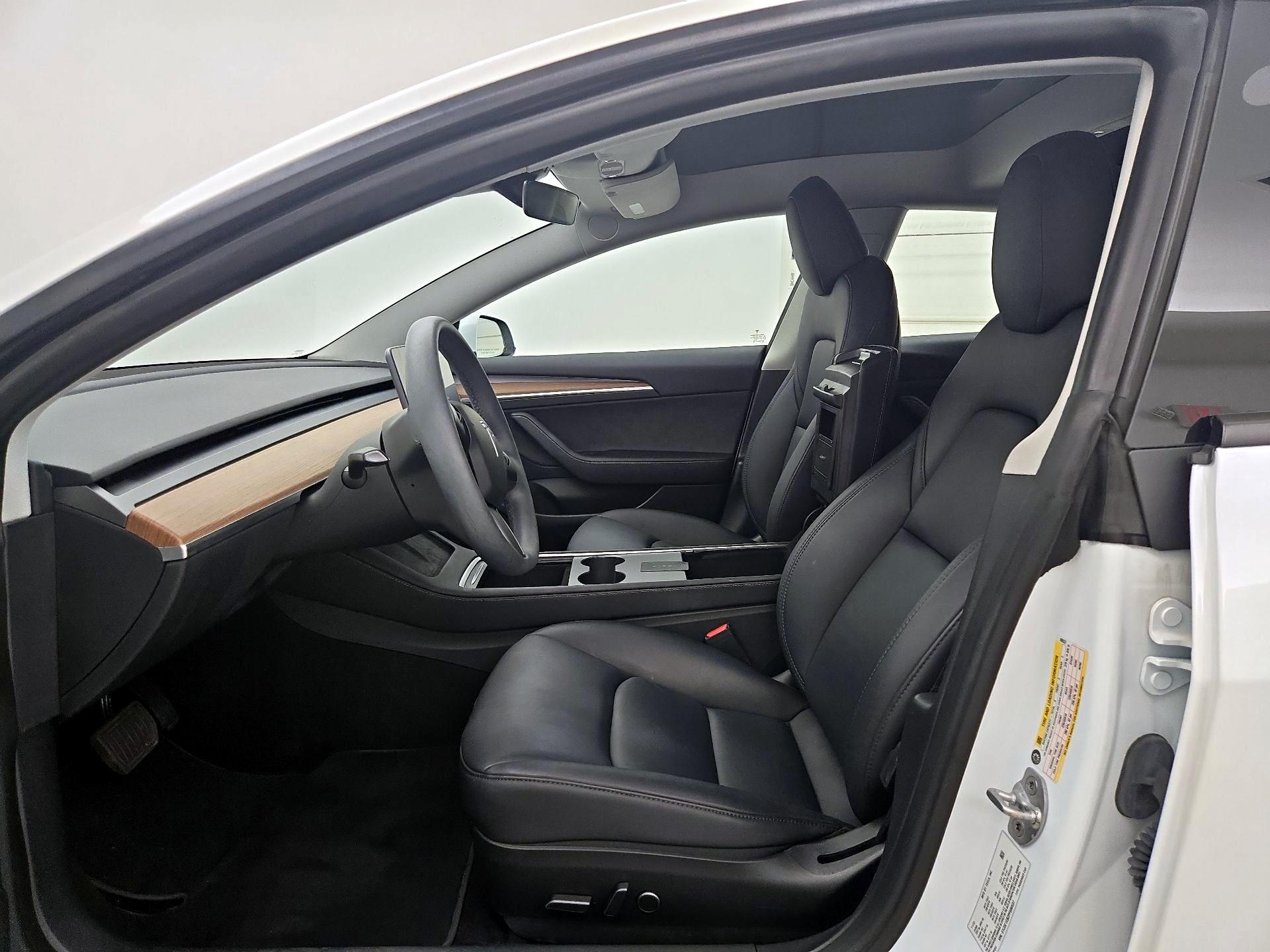 Thumbnail: 2023 Tesla Model 3 - 11
