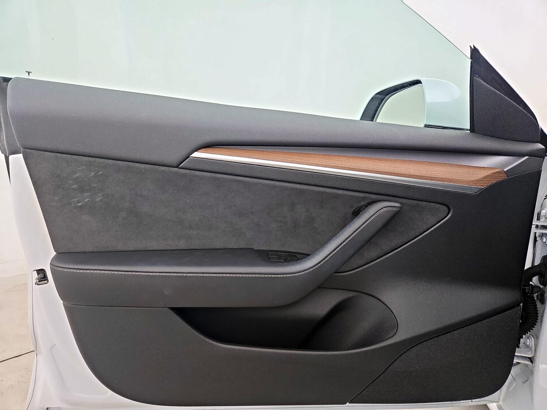Thumbnail: 2023 Tesla Model 3 - 12