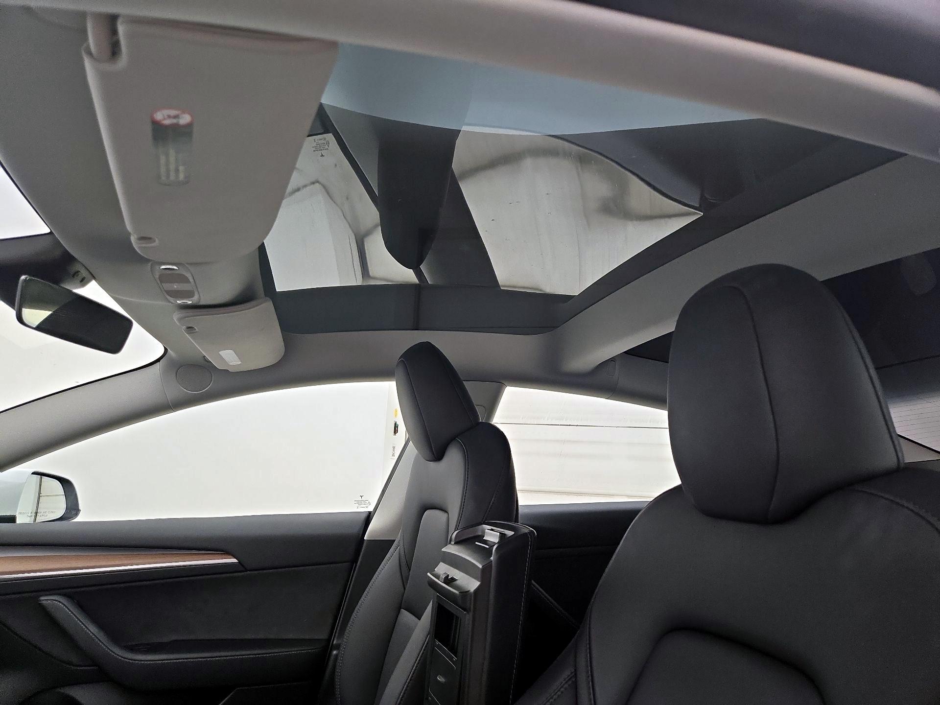 Thumbnail: 2023 Tesla Model 3 - 19