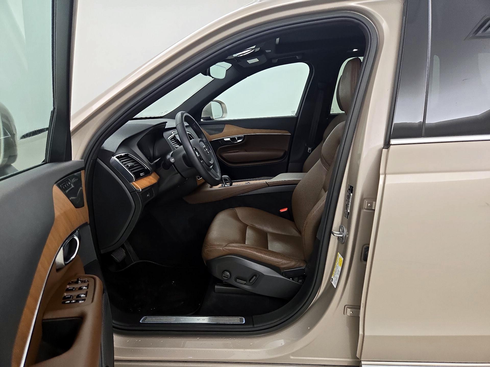 Thumbnail: 2023 Volvo XC90 - 11