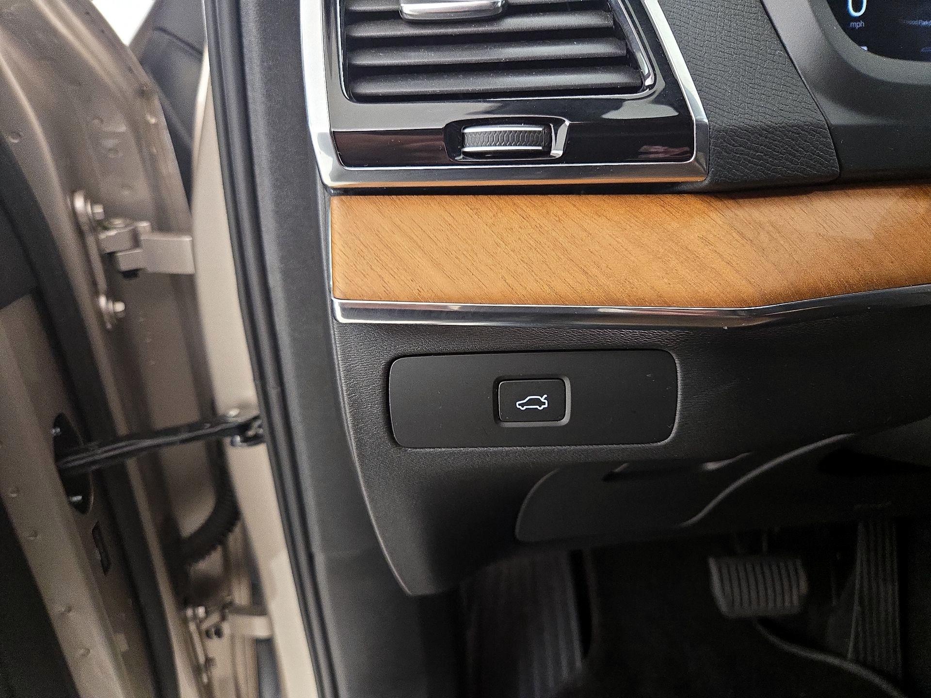 Thumbnail: 2023 Volvo XC90 - 13