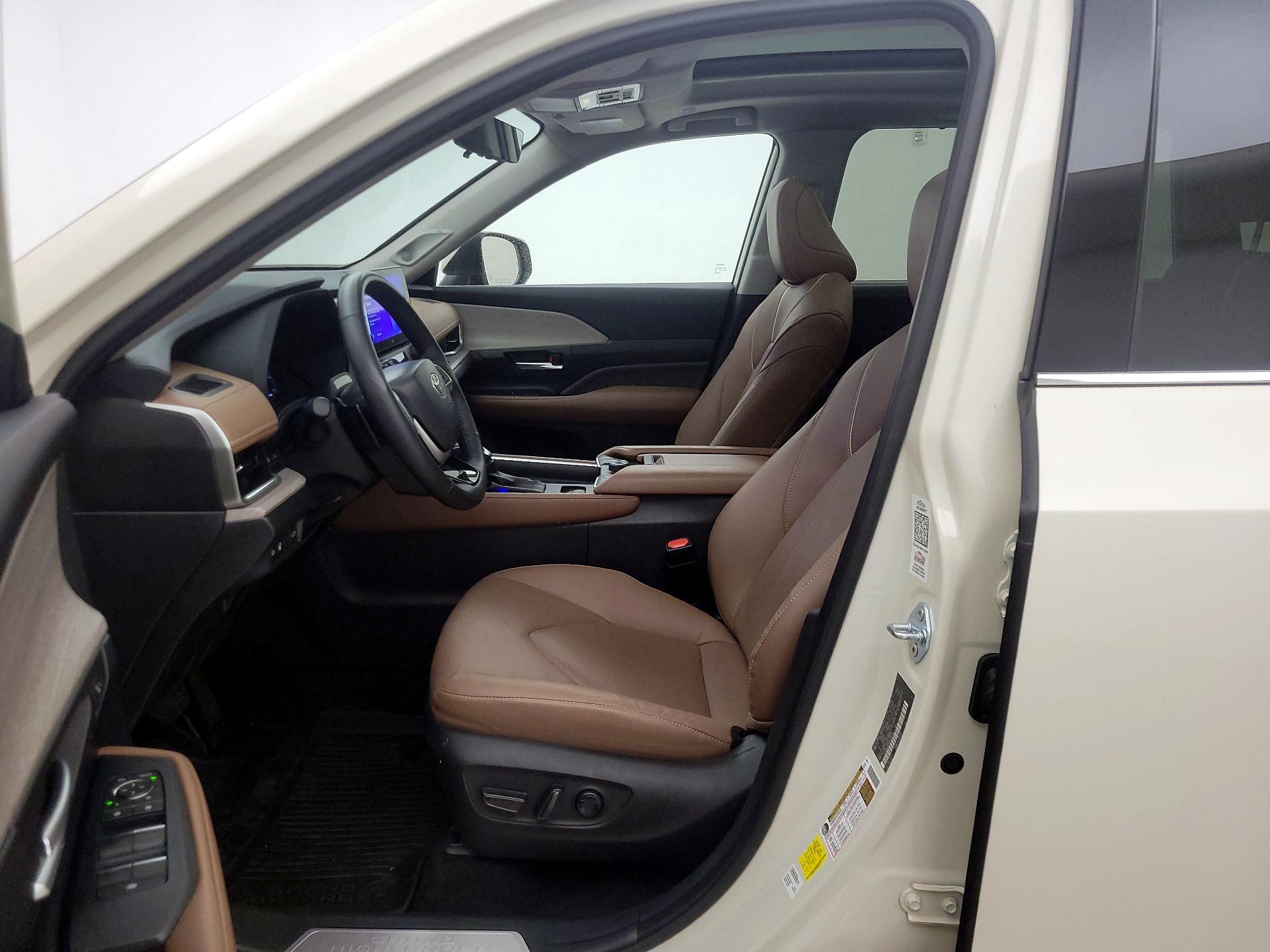 Thumbnail: 2024 Toyota Grand Highlander - 11