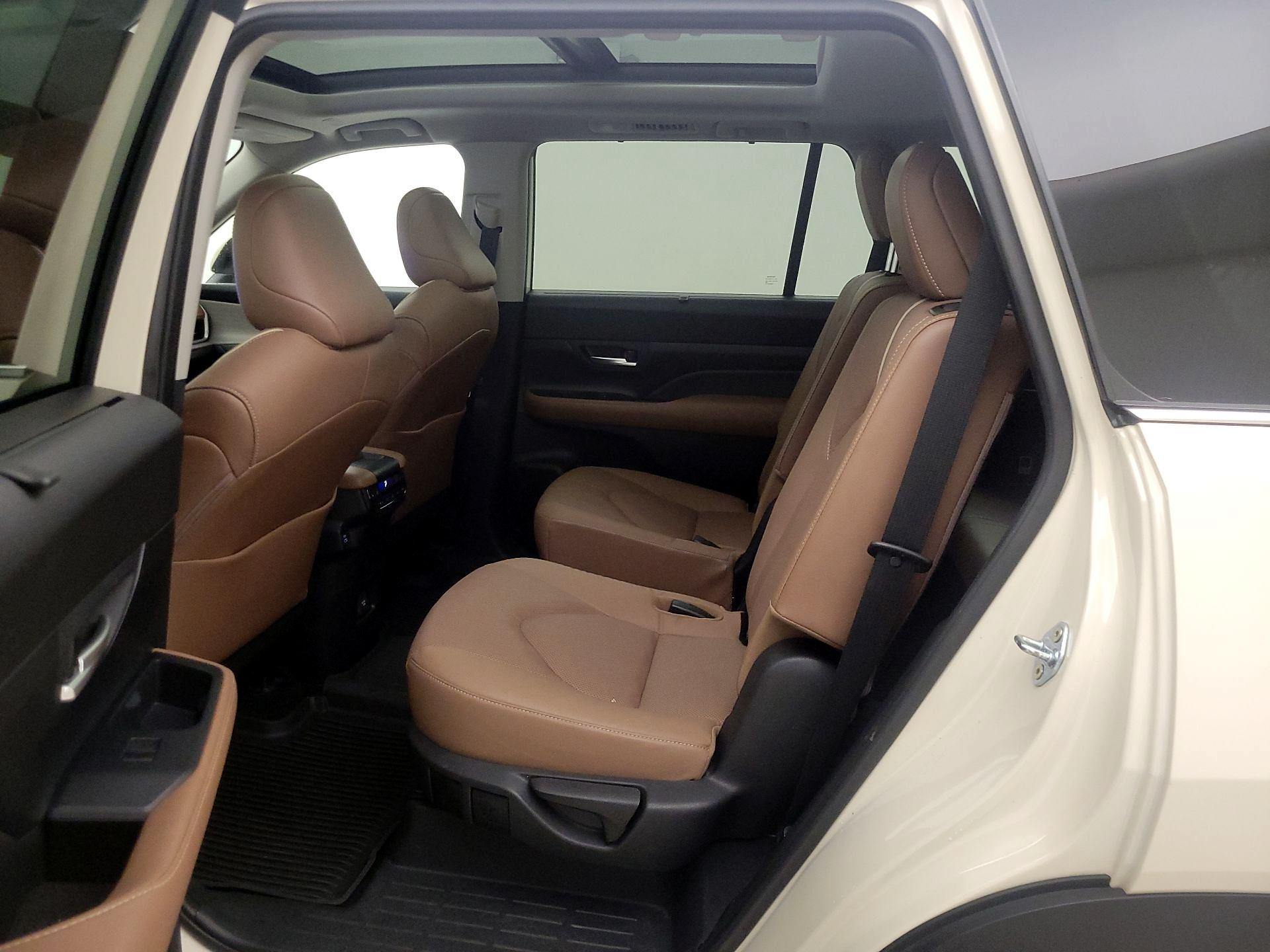 Thumbnail: 2024 Toyota Grand Highlander - 20