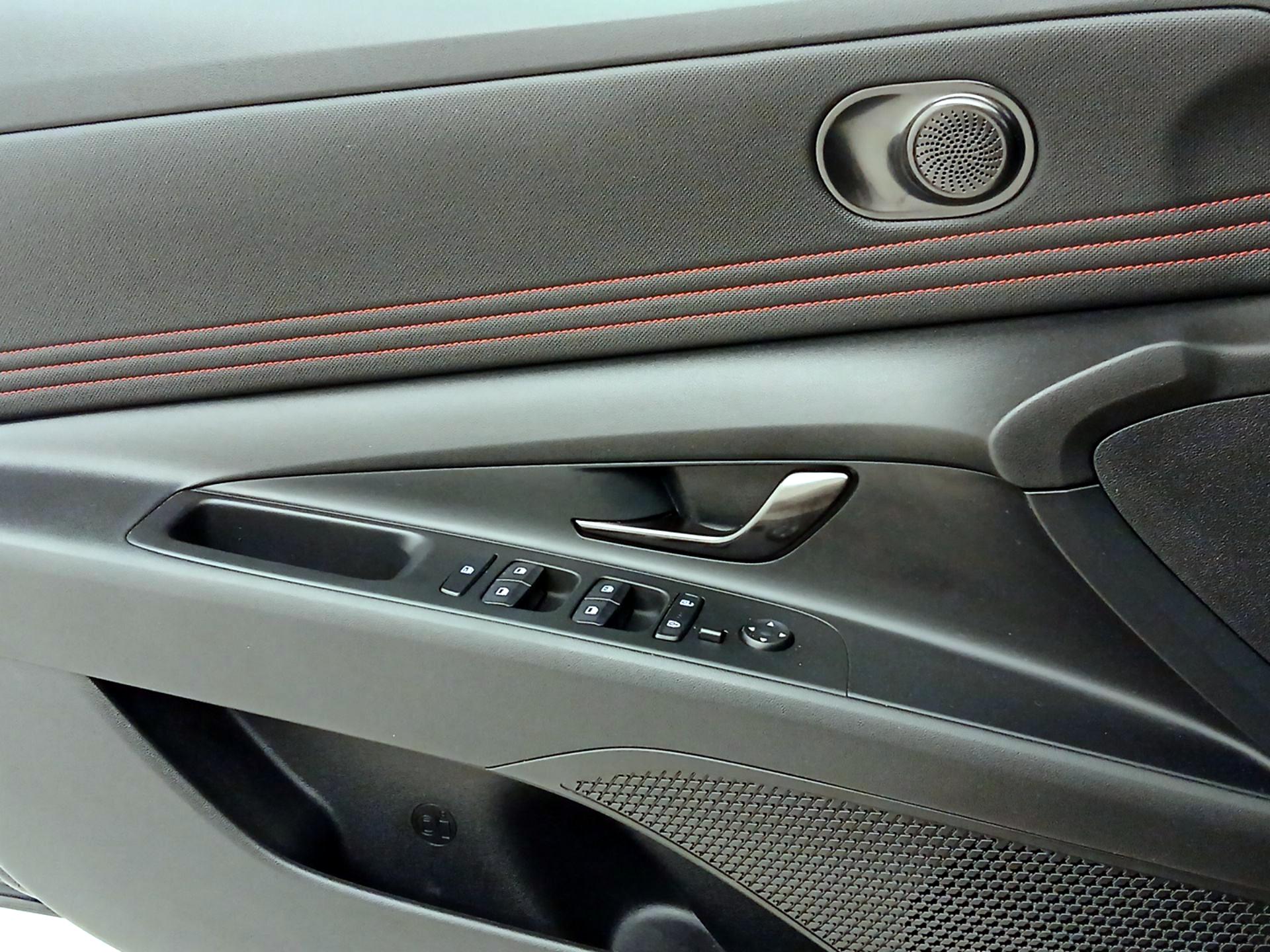 Thumbnail: 2022 Hyundai Elantra - 10