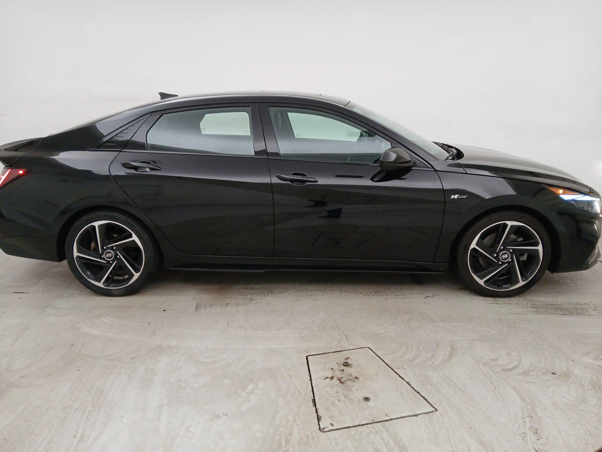 Thumbnail: 2022 Hyundai Elantra - 4