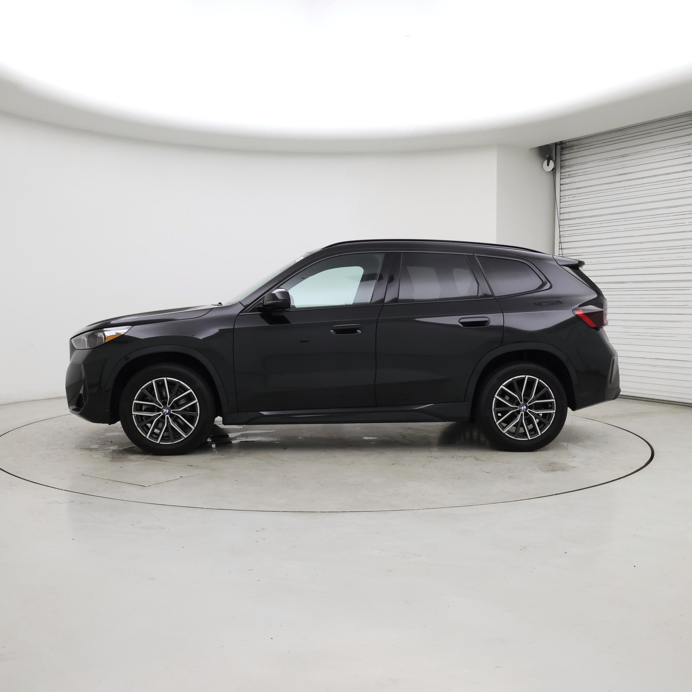 Thumbnail: 2023 BMW X1 - 3