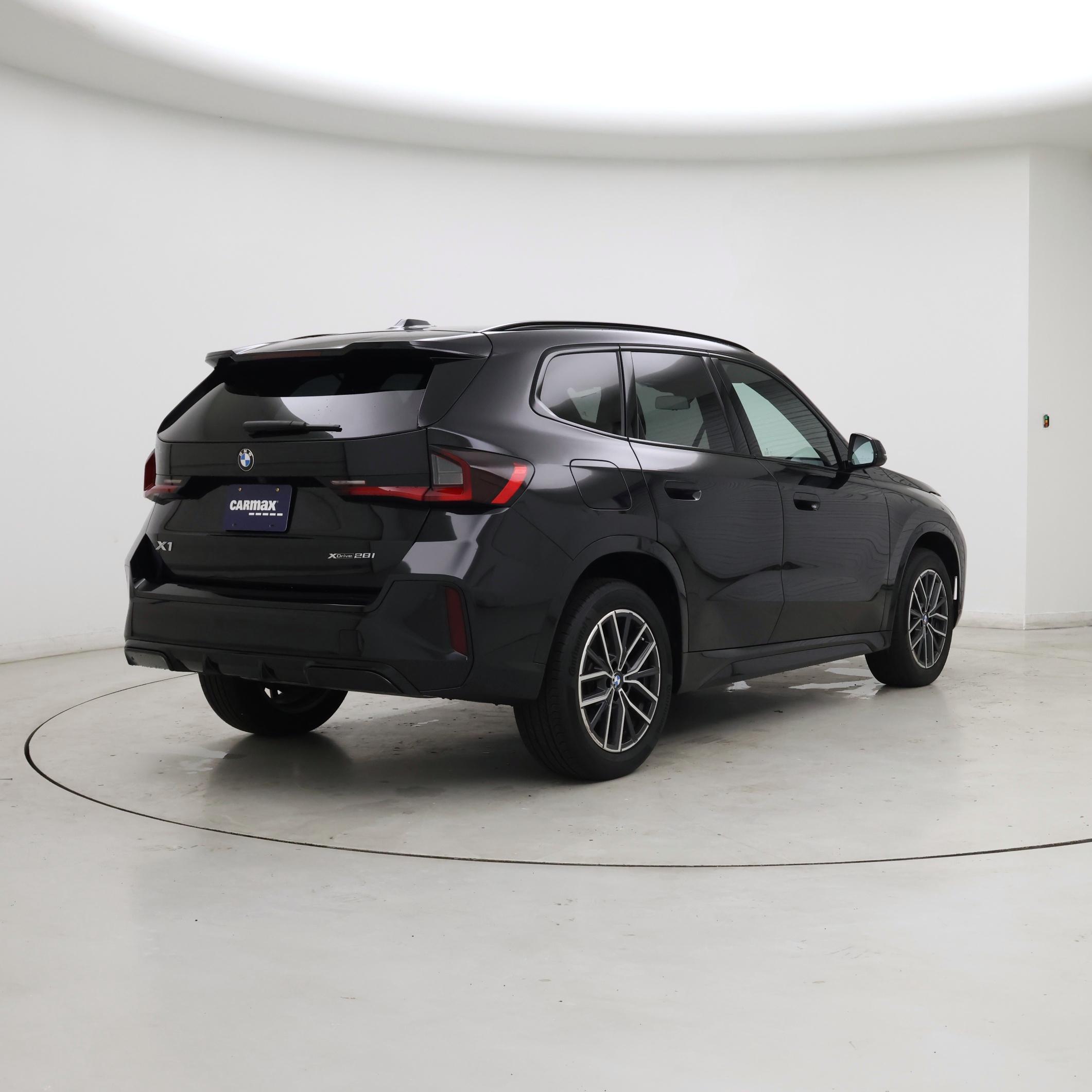 Thumbnail: 2023 BMW X1 - 8