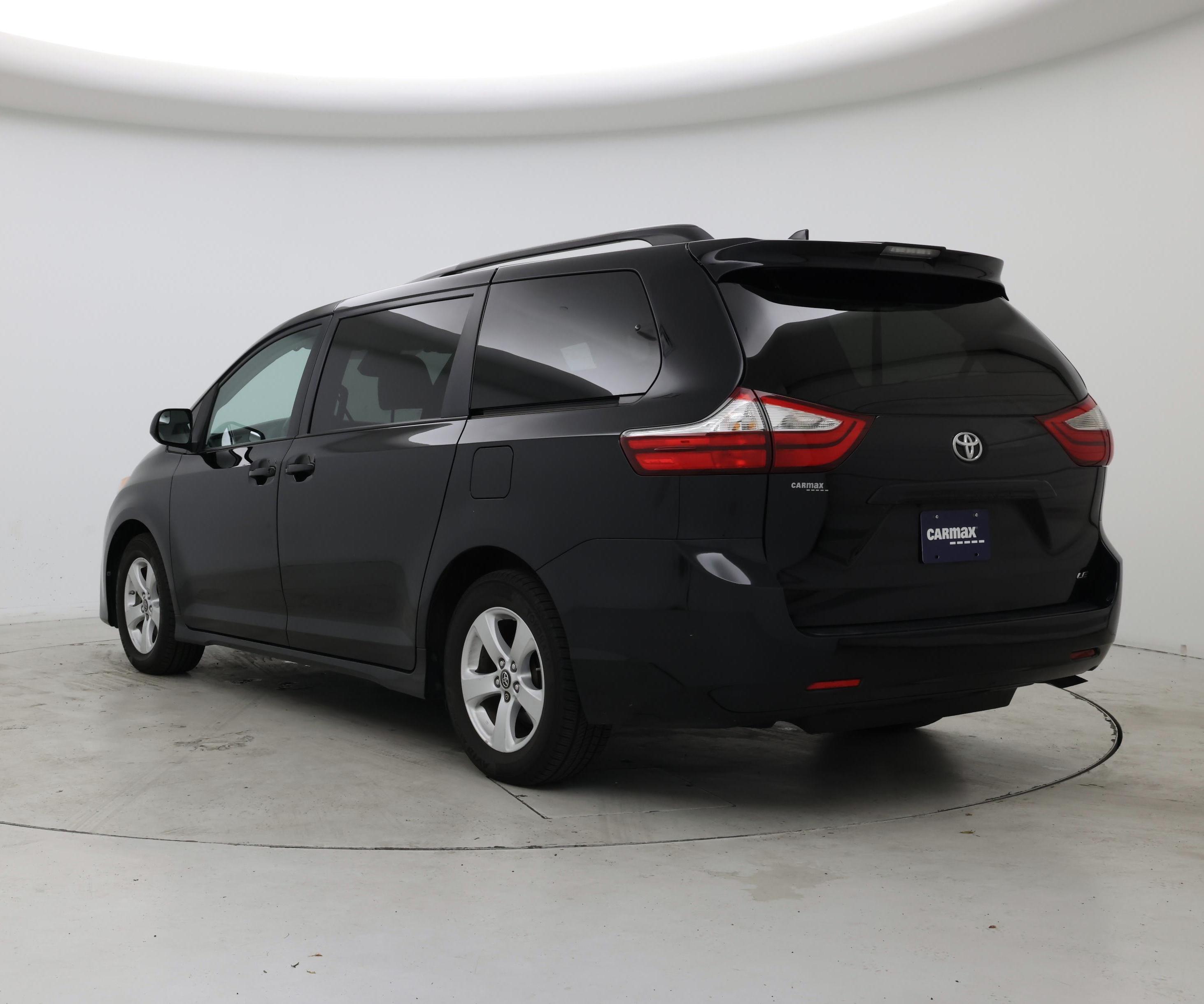 Thumbnail: 2018 Toyota Sienna - 2