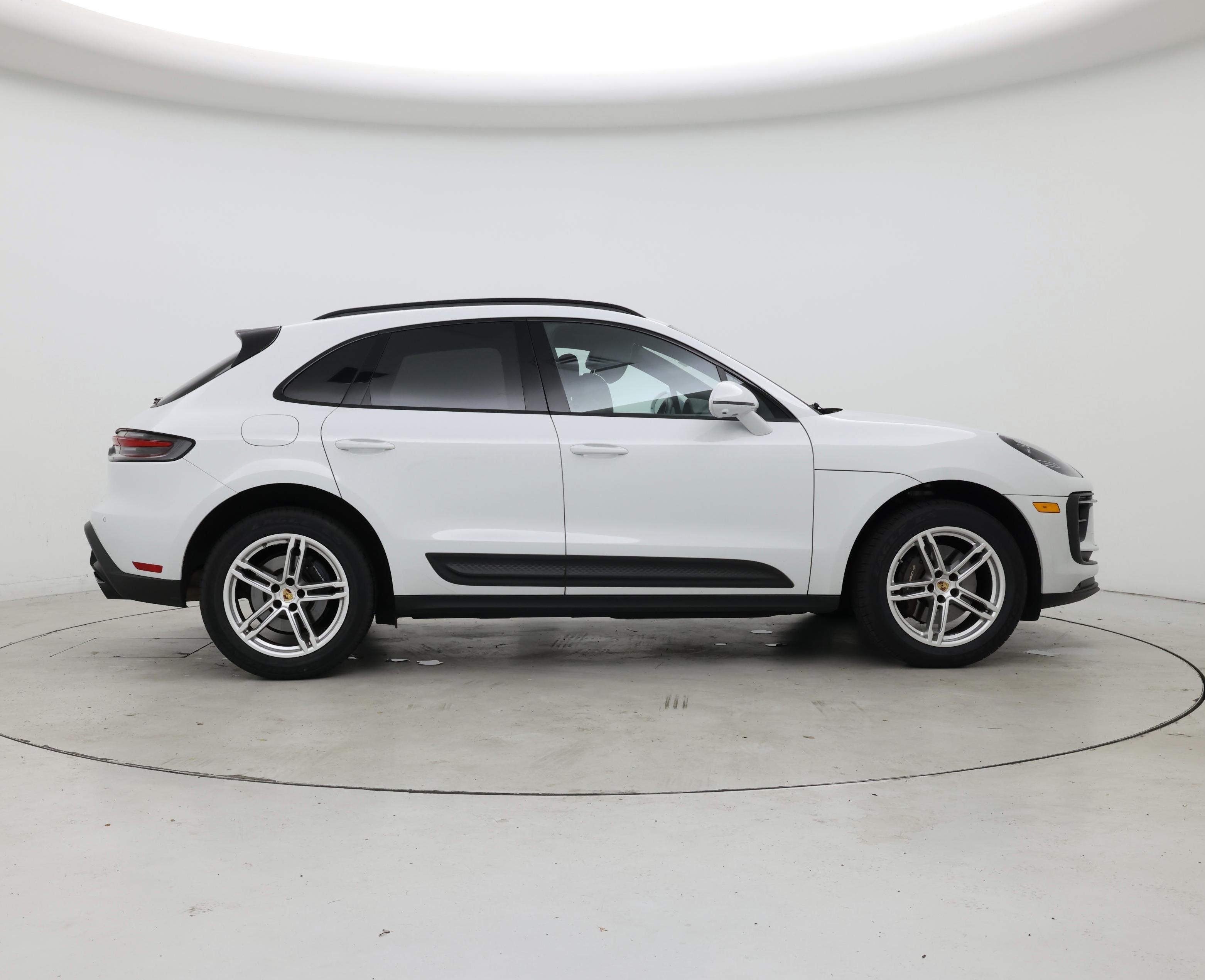 Thumbnail: 2022 Porsche Macan - 7