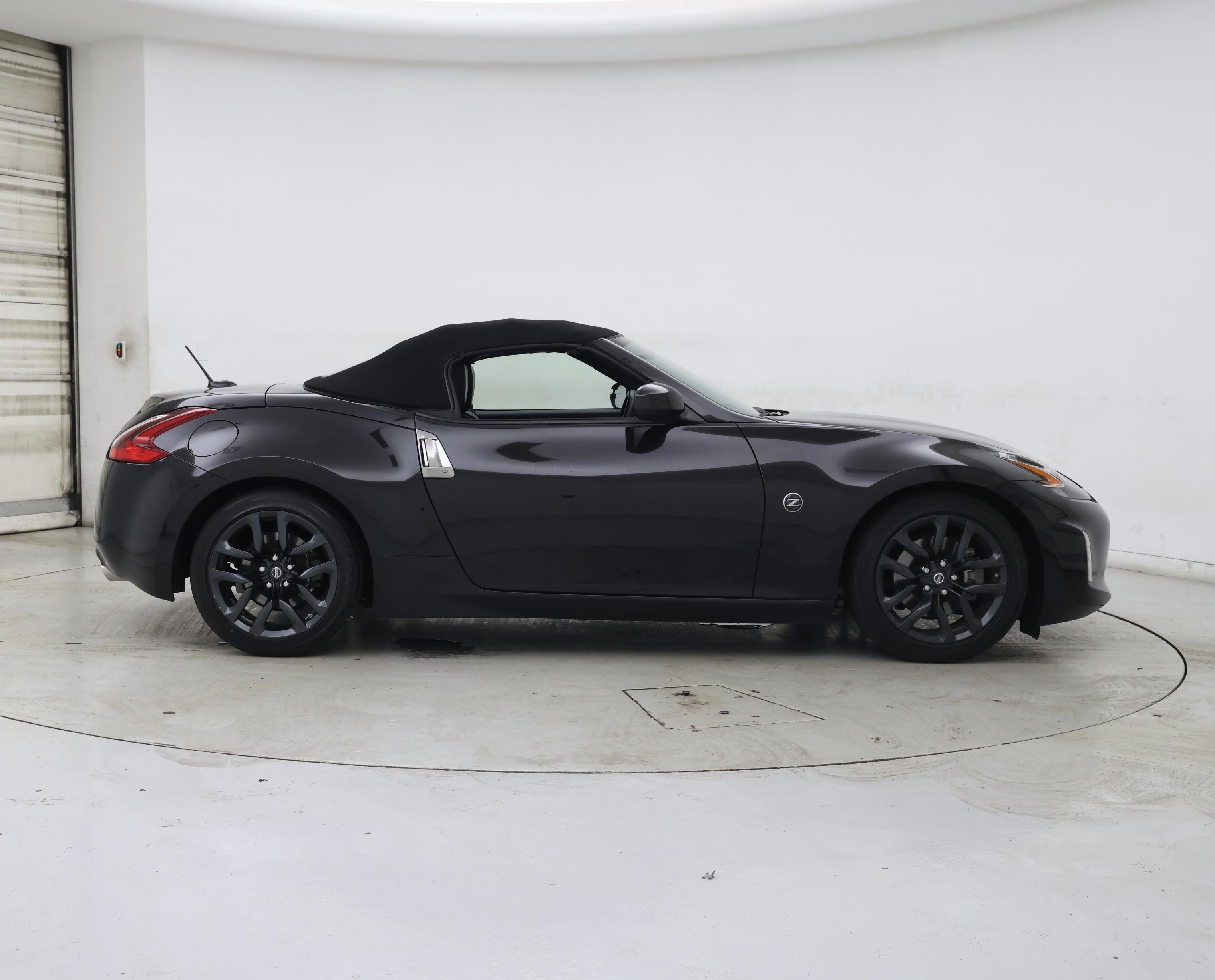 Thumbnail: 2018 Nissan Z - 7