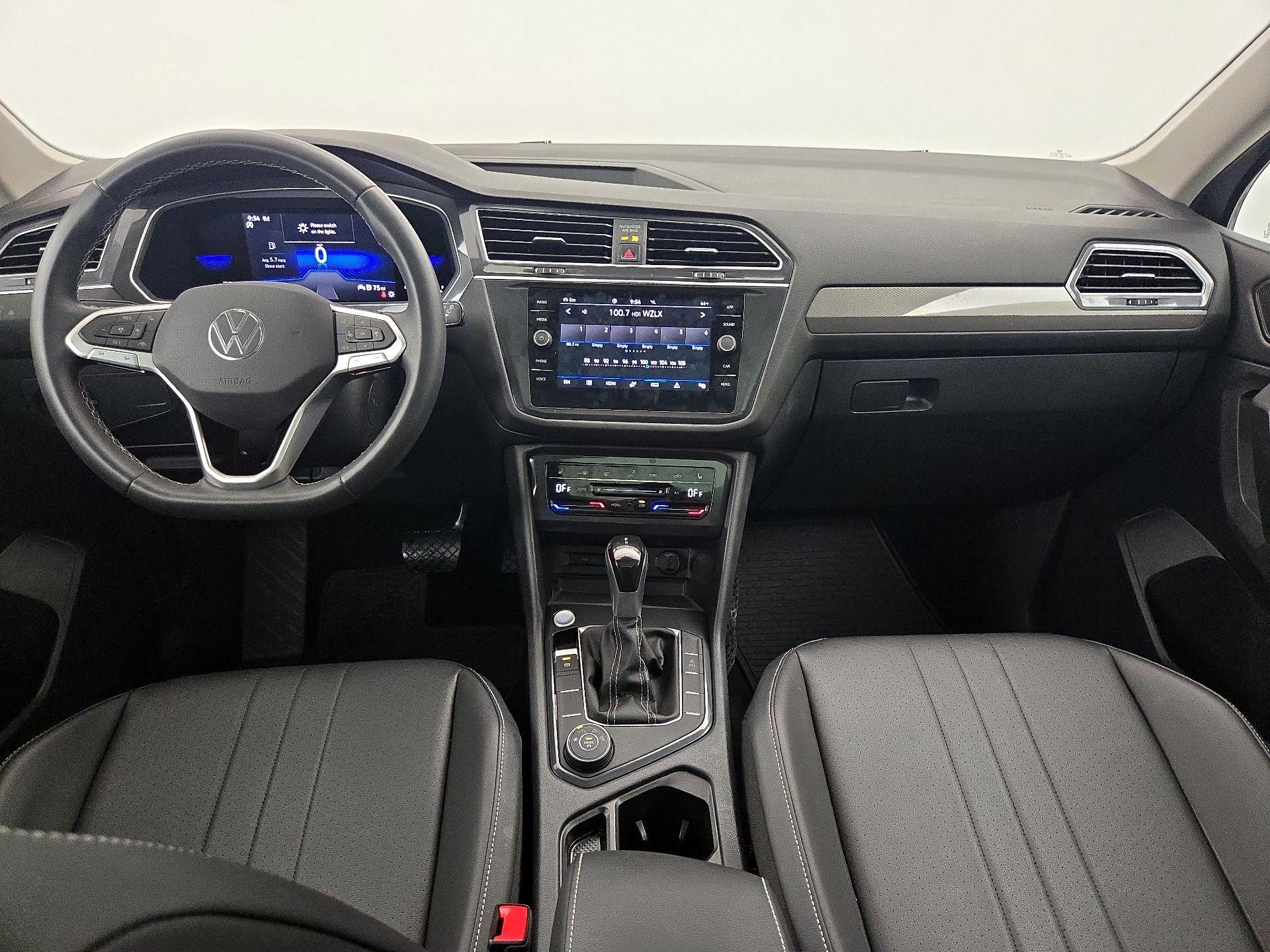 Thumbnail: 2022 Volkswagen Tiguan - 9