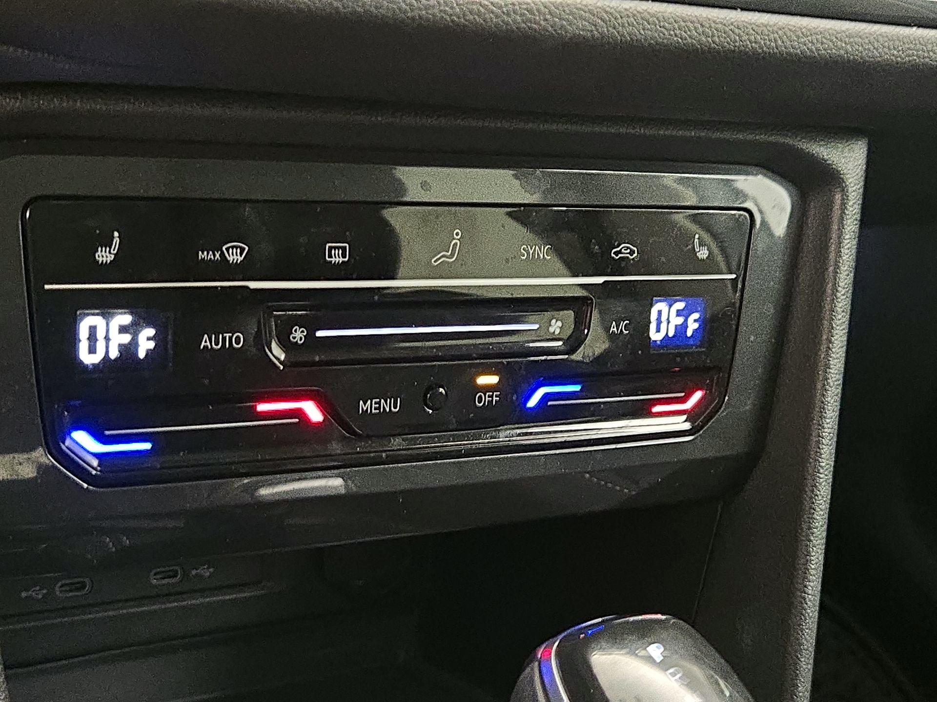 Thumbnail: 2022 Volkswagen Tiguan - 16