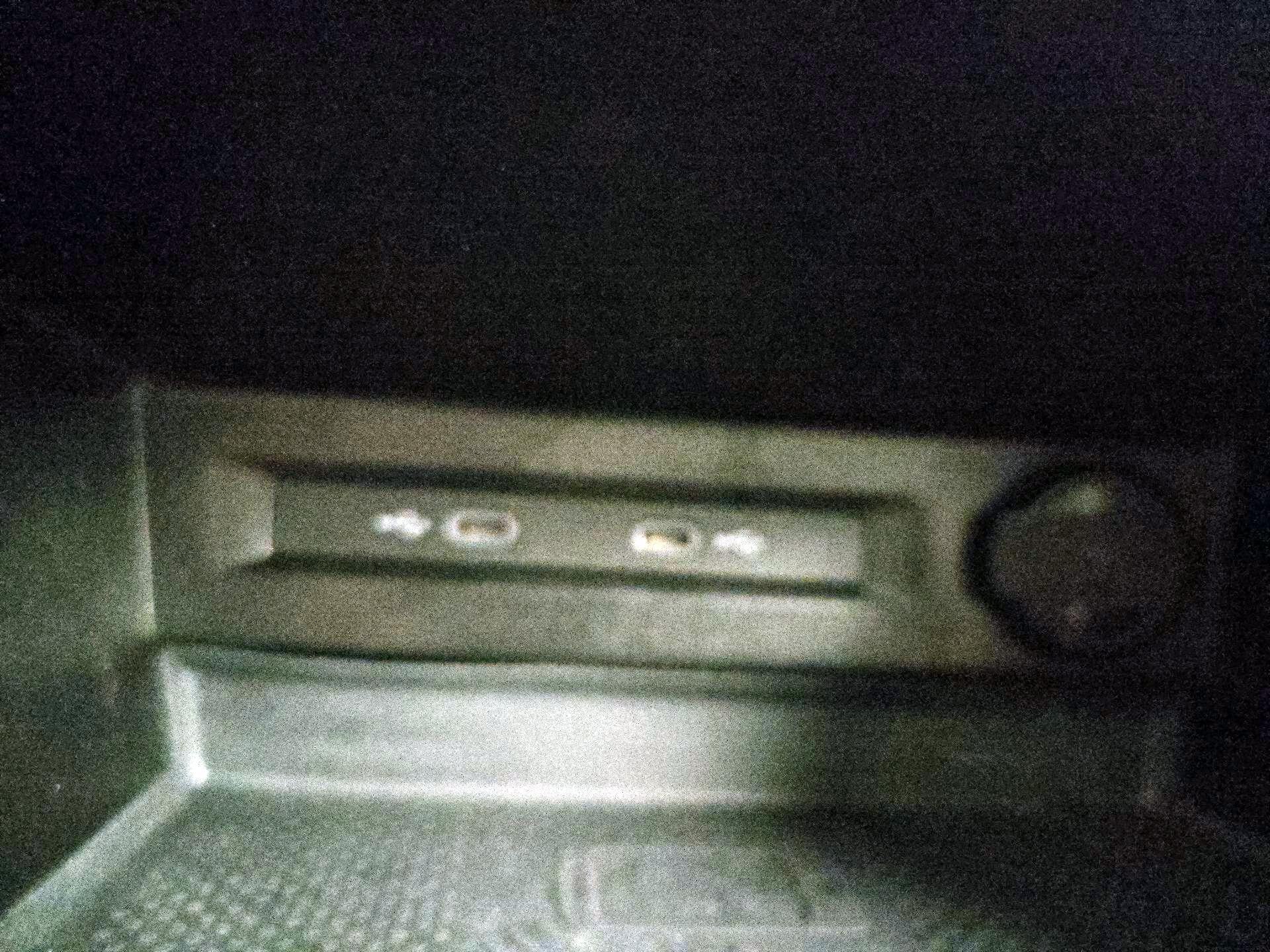 Thumbnail: 2022 Volkswagen Tiguan - 18