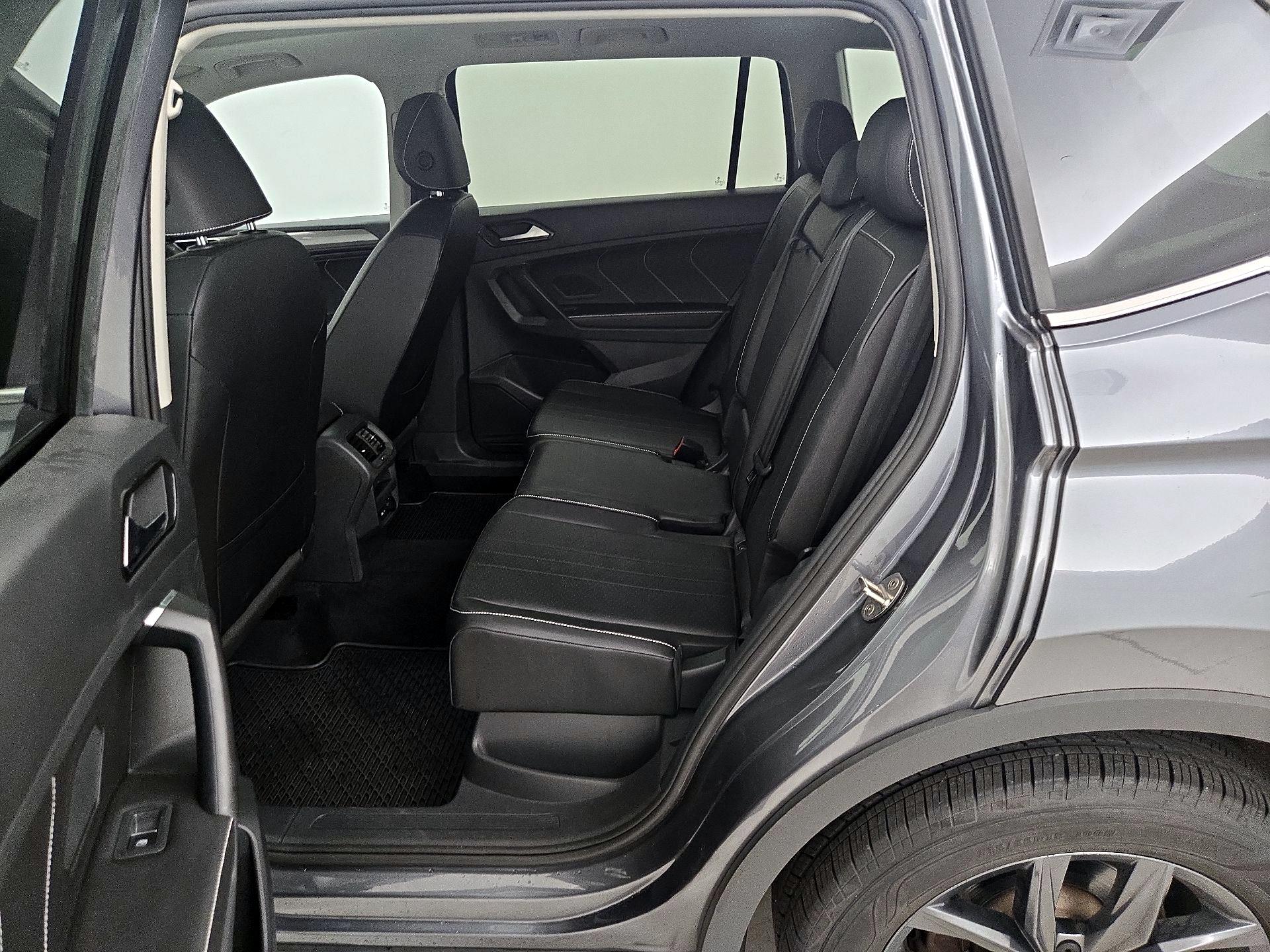 Thumbnail: 2022 Volkswagen Tiguan - 20