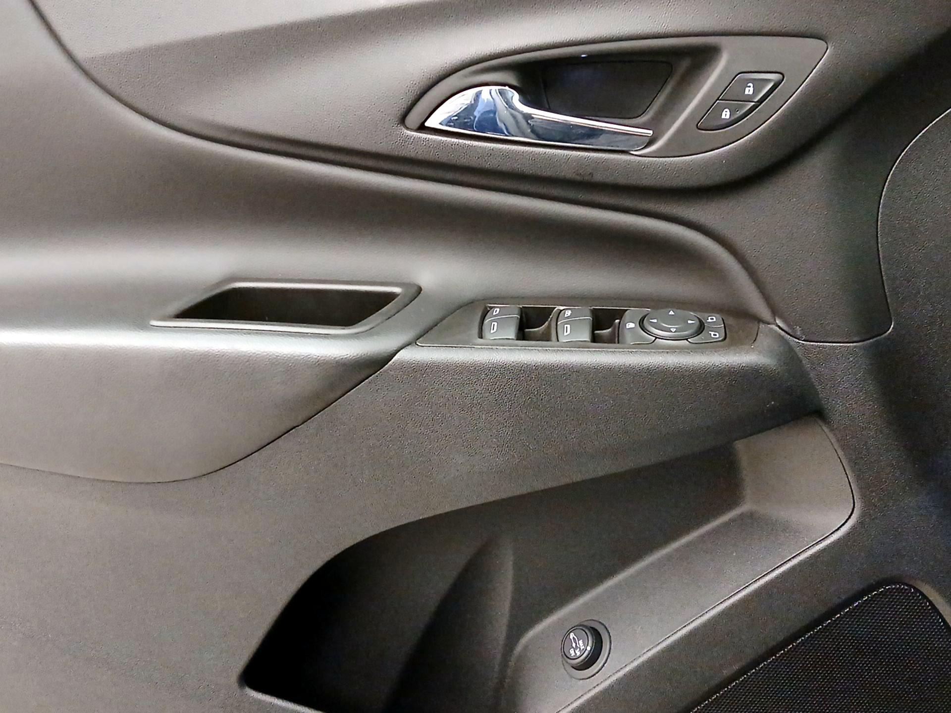Thumbnail: 2023 Chevrolet Equinox - 10