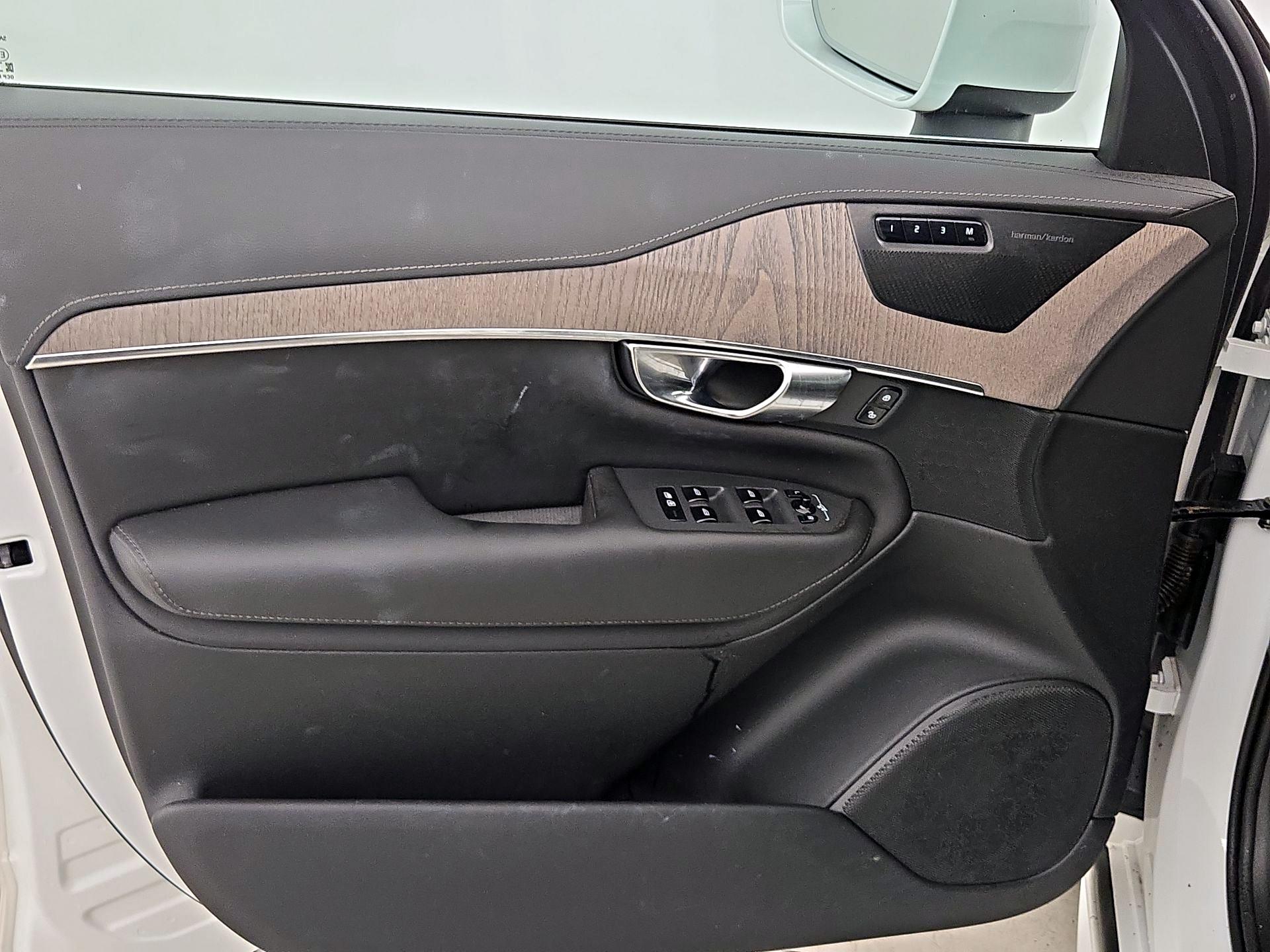 Thumbnail: 2022 Volvo XC90 - 12