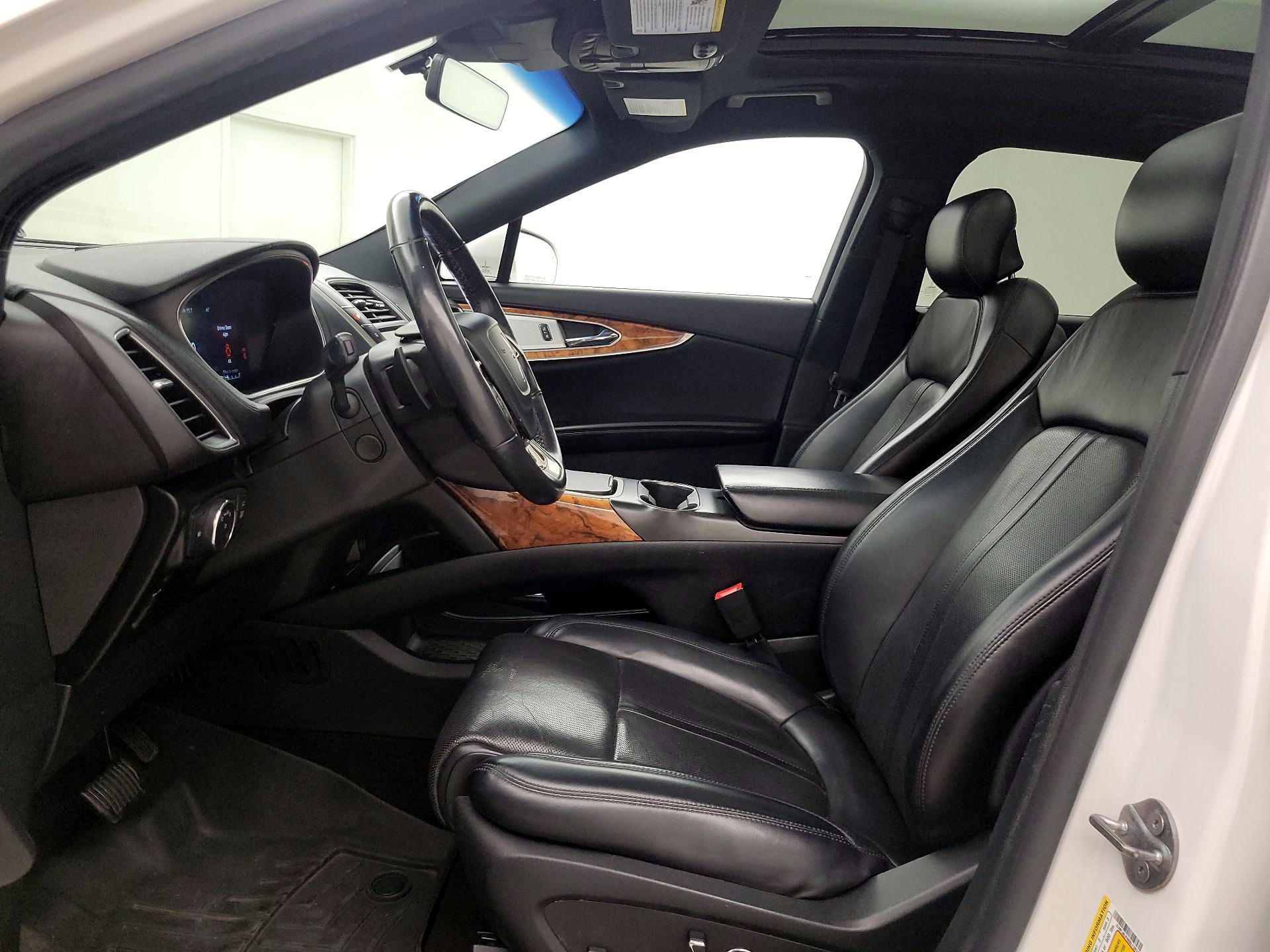 Thumbnail: 2019 Lincoln Nautilus - 11