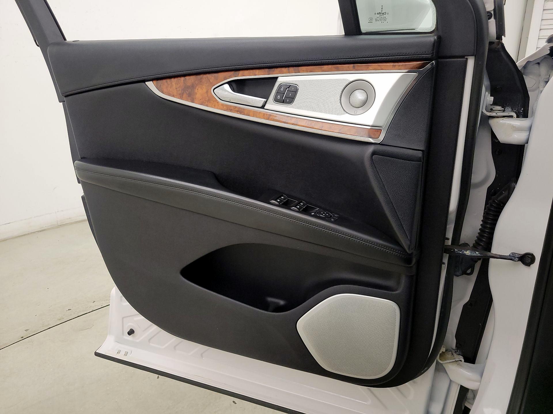 Thumbnail: 2019 Lincoln Nautilus - 12