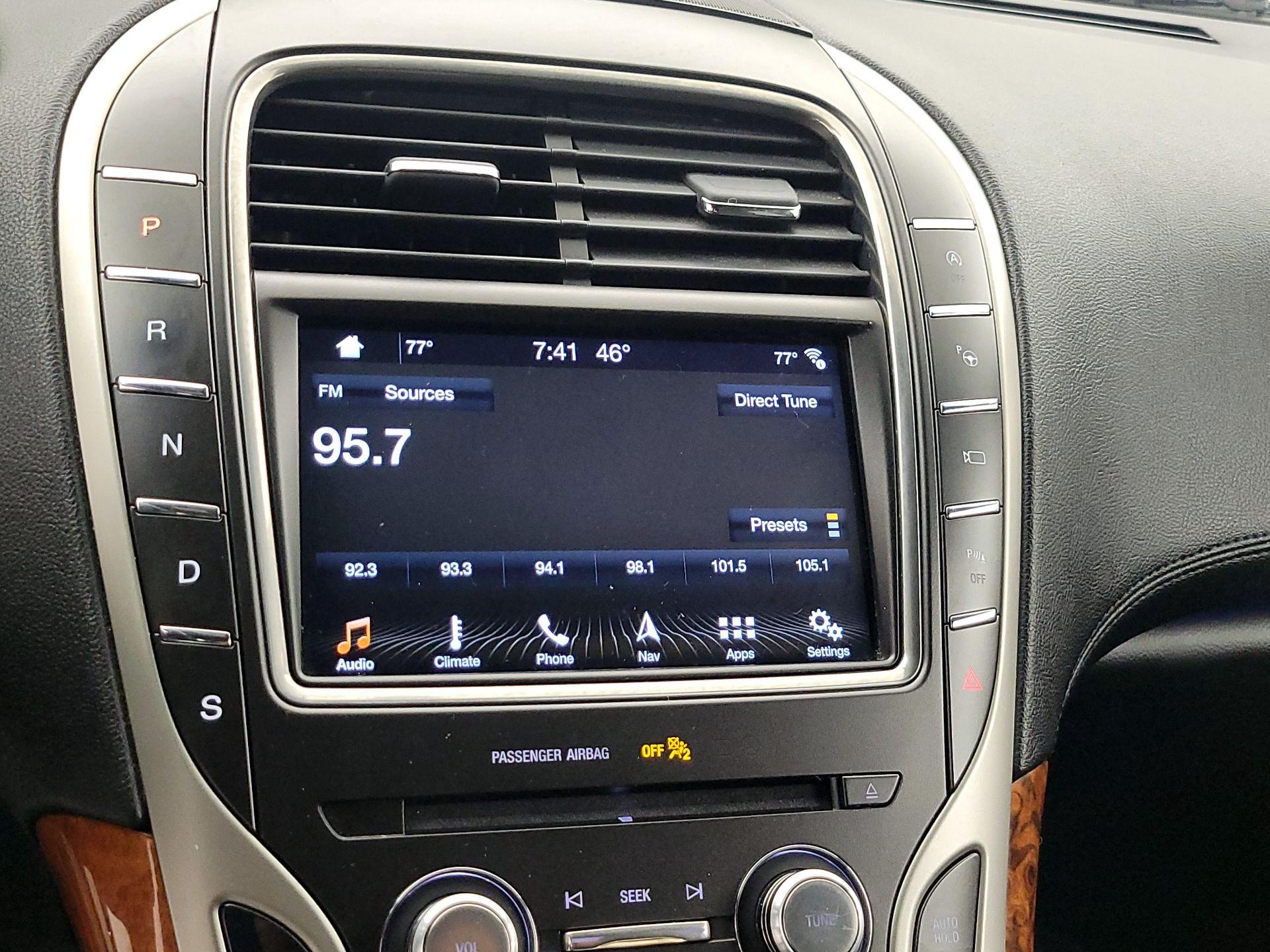 Thumbnail: 2019 Lincoln Nautilus - 16