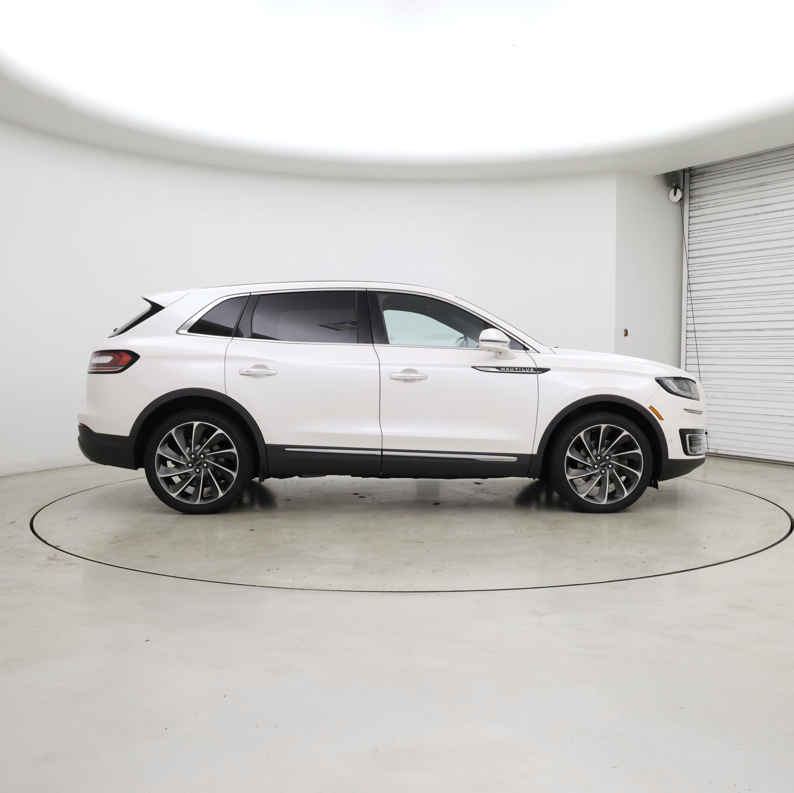 Thumbnail: 2019 Lincoln Nautilus - 7