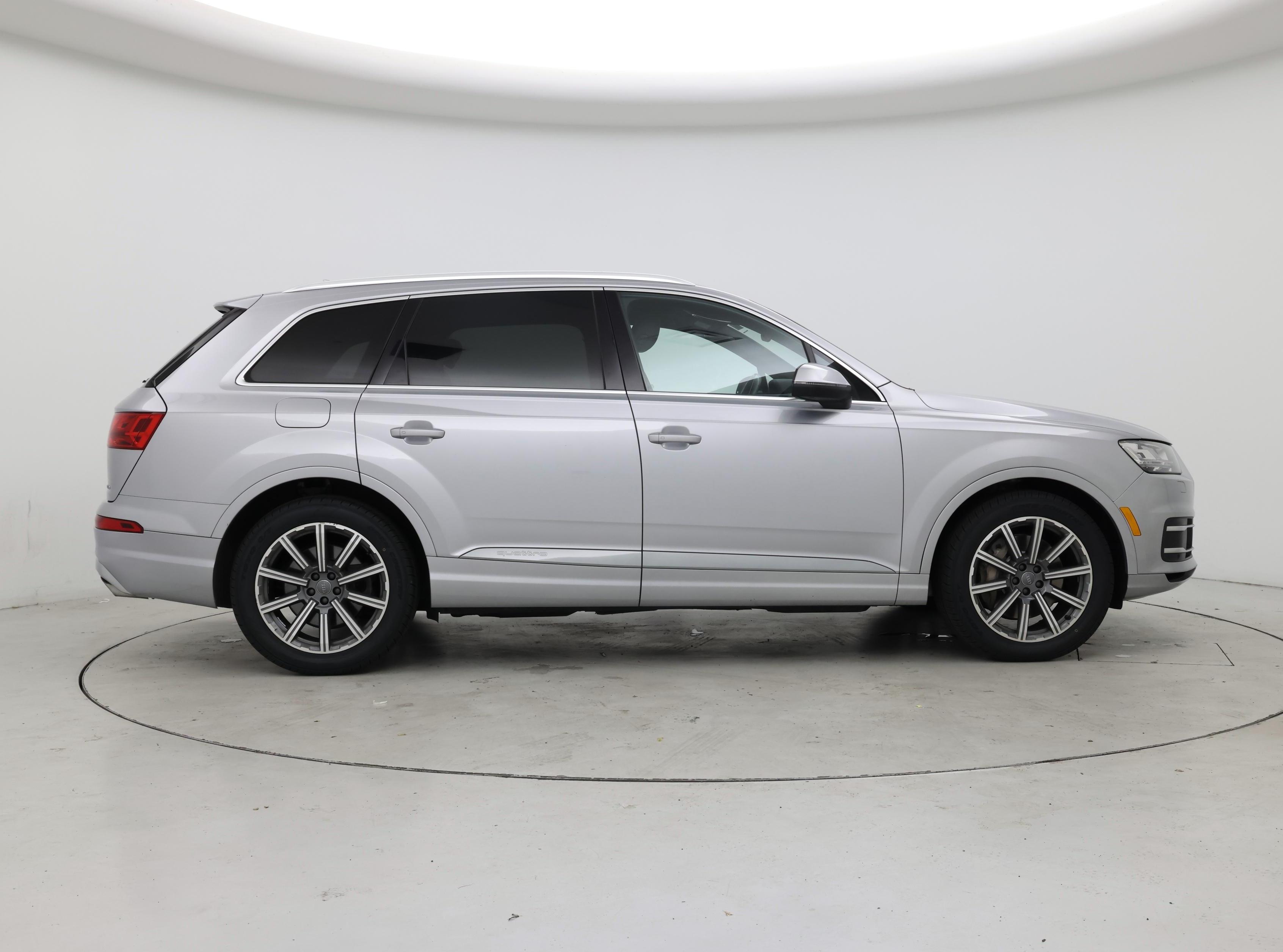 Thumbnail: 2019 Audi Q7 - 7