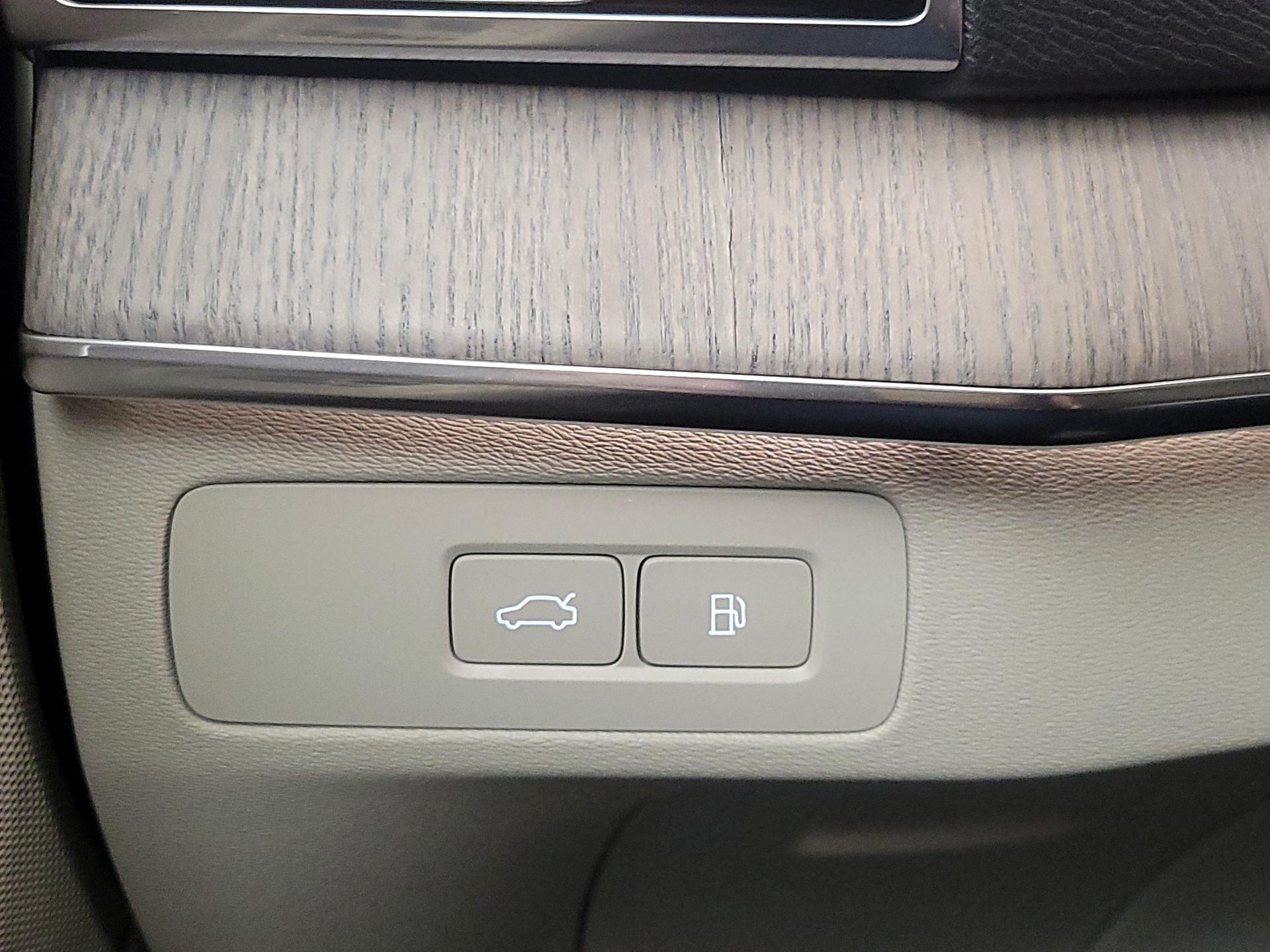 Thumbnail: 2024 Volvo XC90 - 13