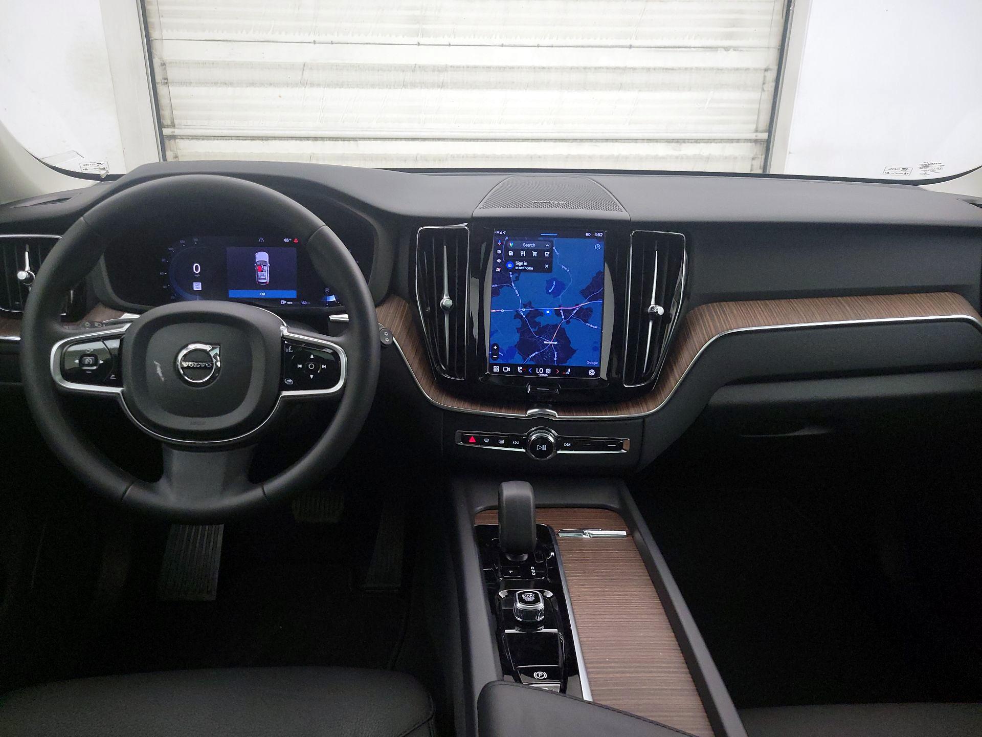 Thumbnail: 2023 Volvo XC60 - 9