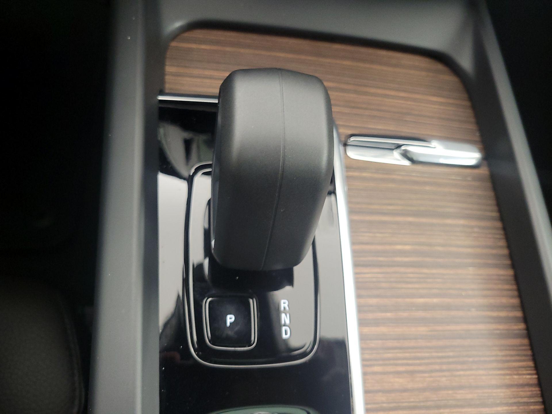 Thumbnail: 2023 Volvo XC60 - 18