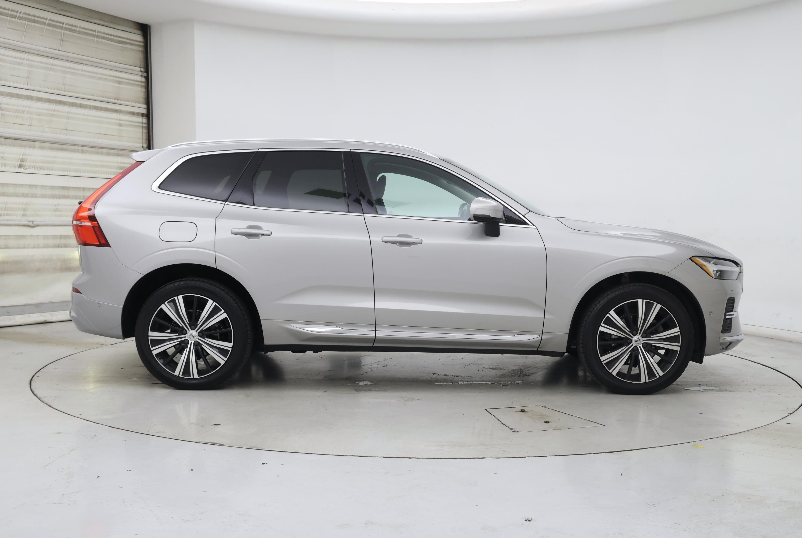 Thumbnail: 2023 Volvo XC60 - 7