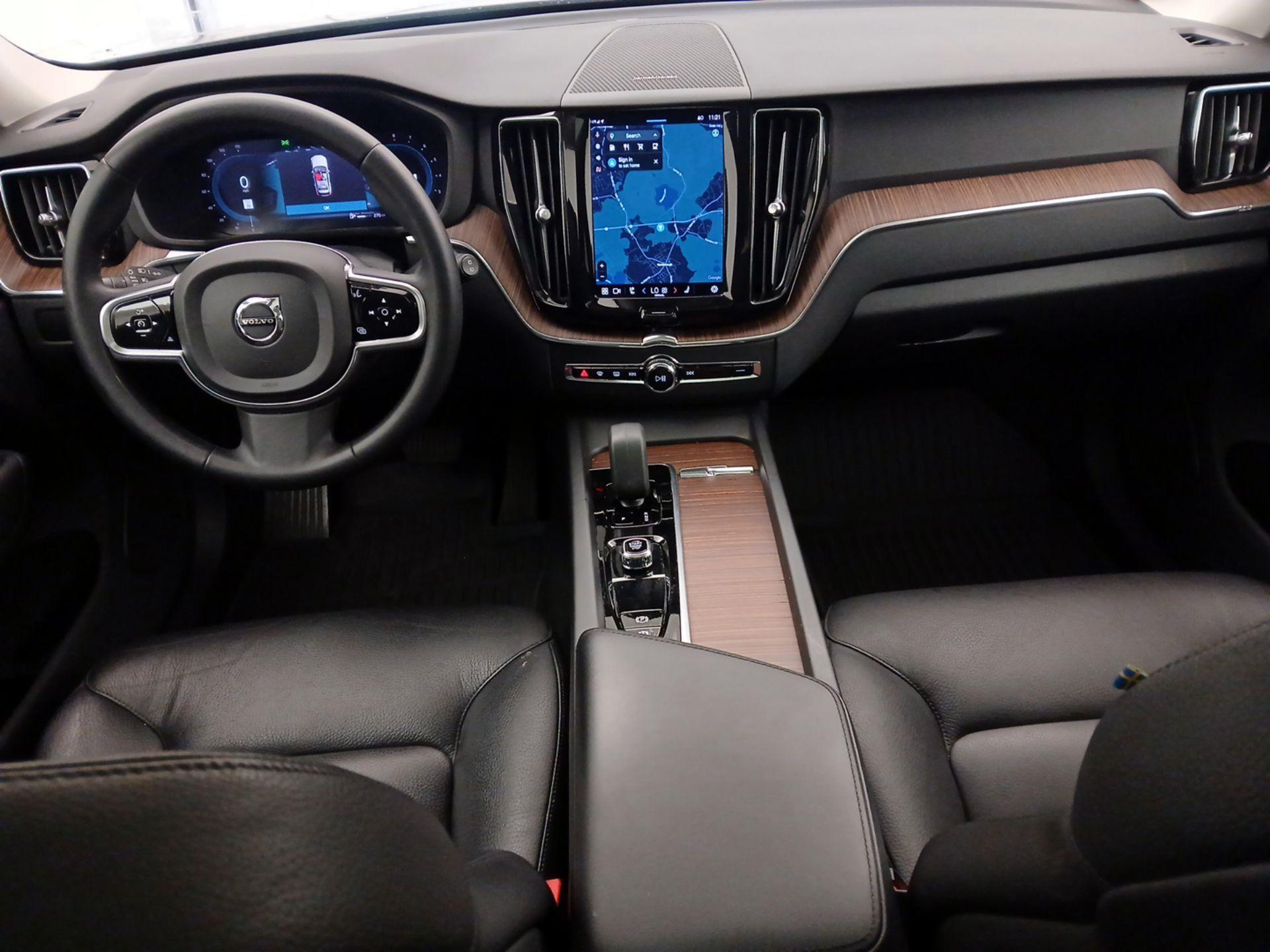 Thumbnail: 2023 Volvo XC60 - 9