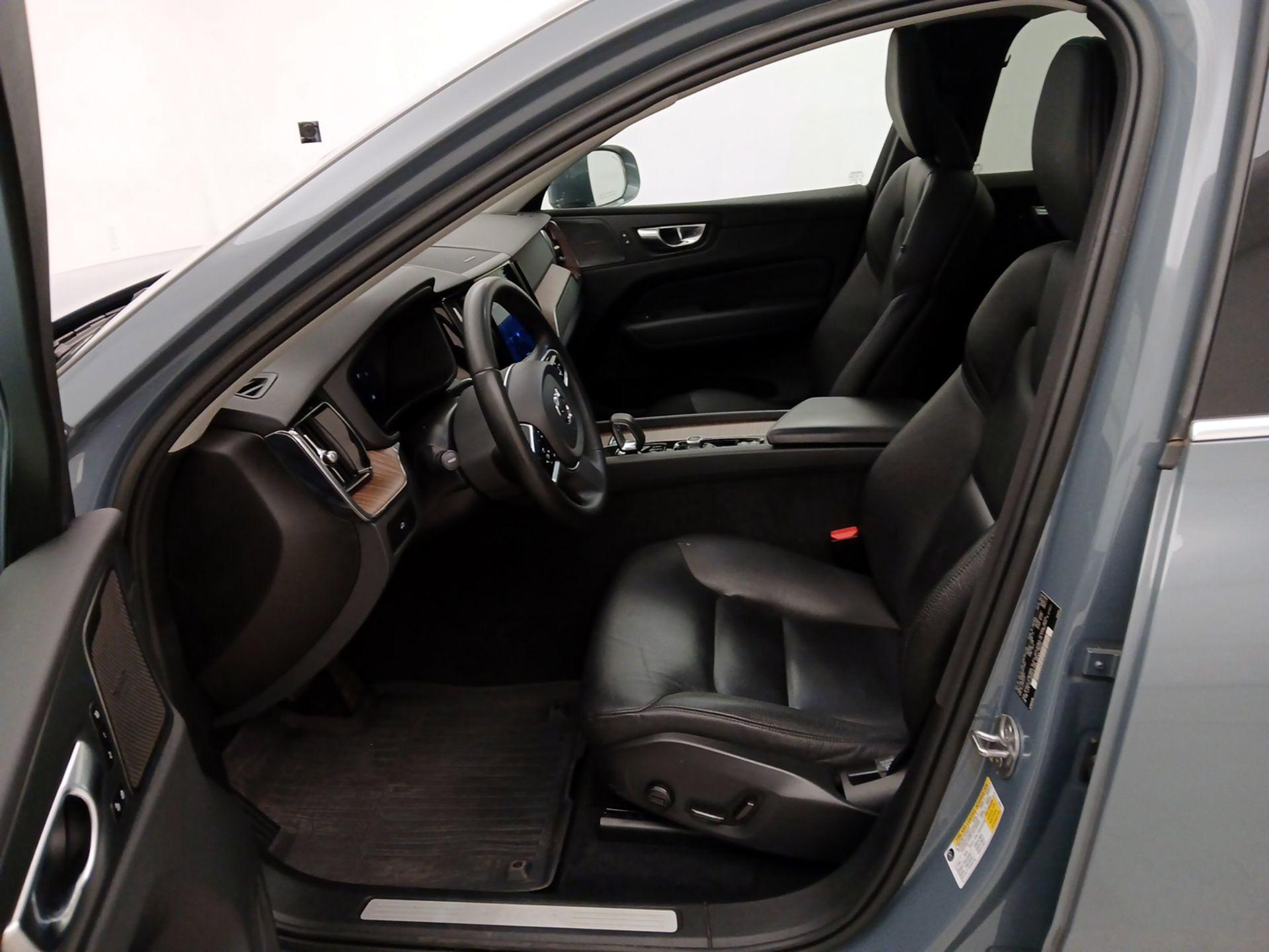 Thumbnail: 2023 Volvo XC60 - 11