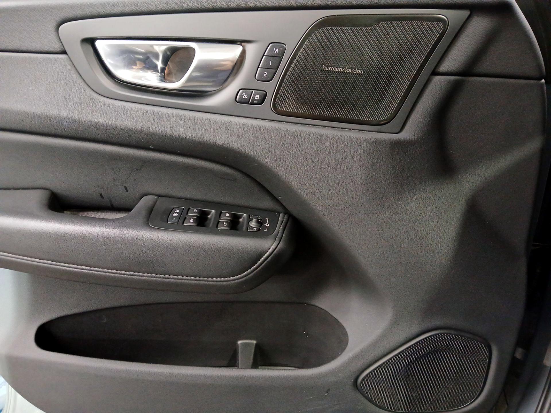 Thumbnail: 2023 Volvo XC60 - 12