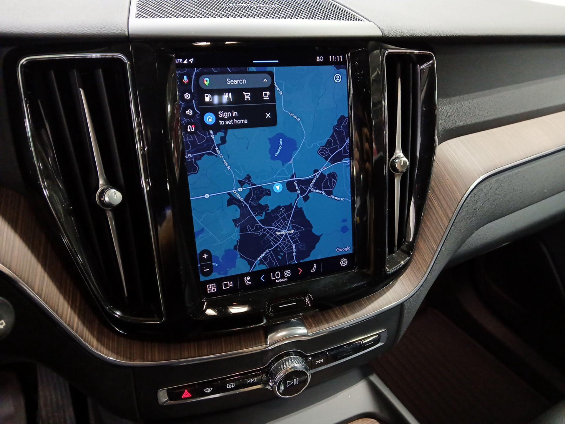 Thumbnail: 2023 Volvo XC60 - 13