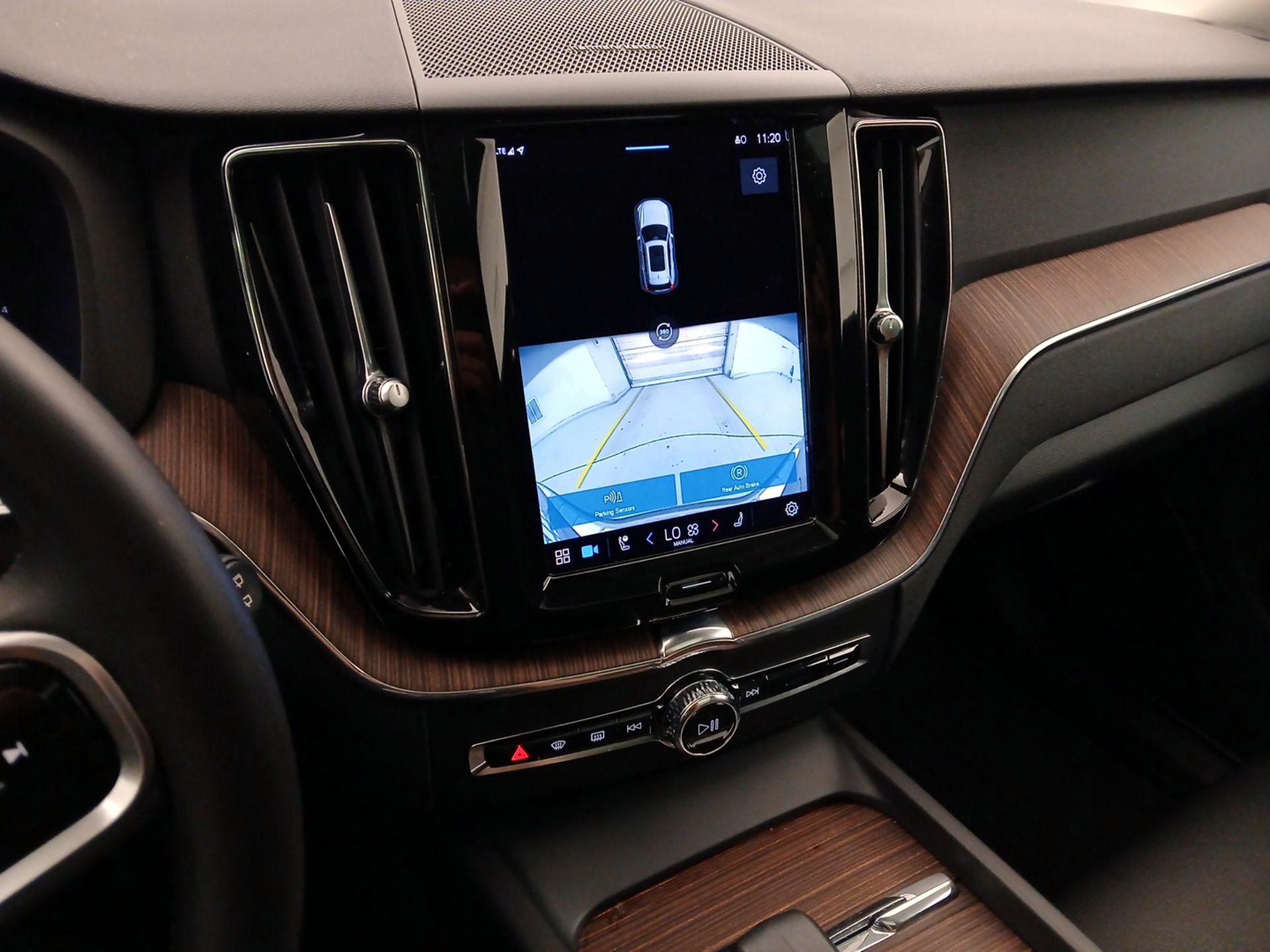 Thumbnail: 2023 Volvo XC60 - 14