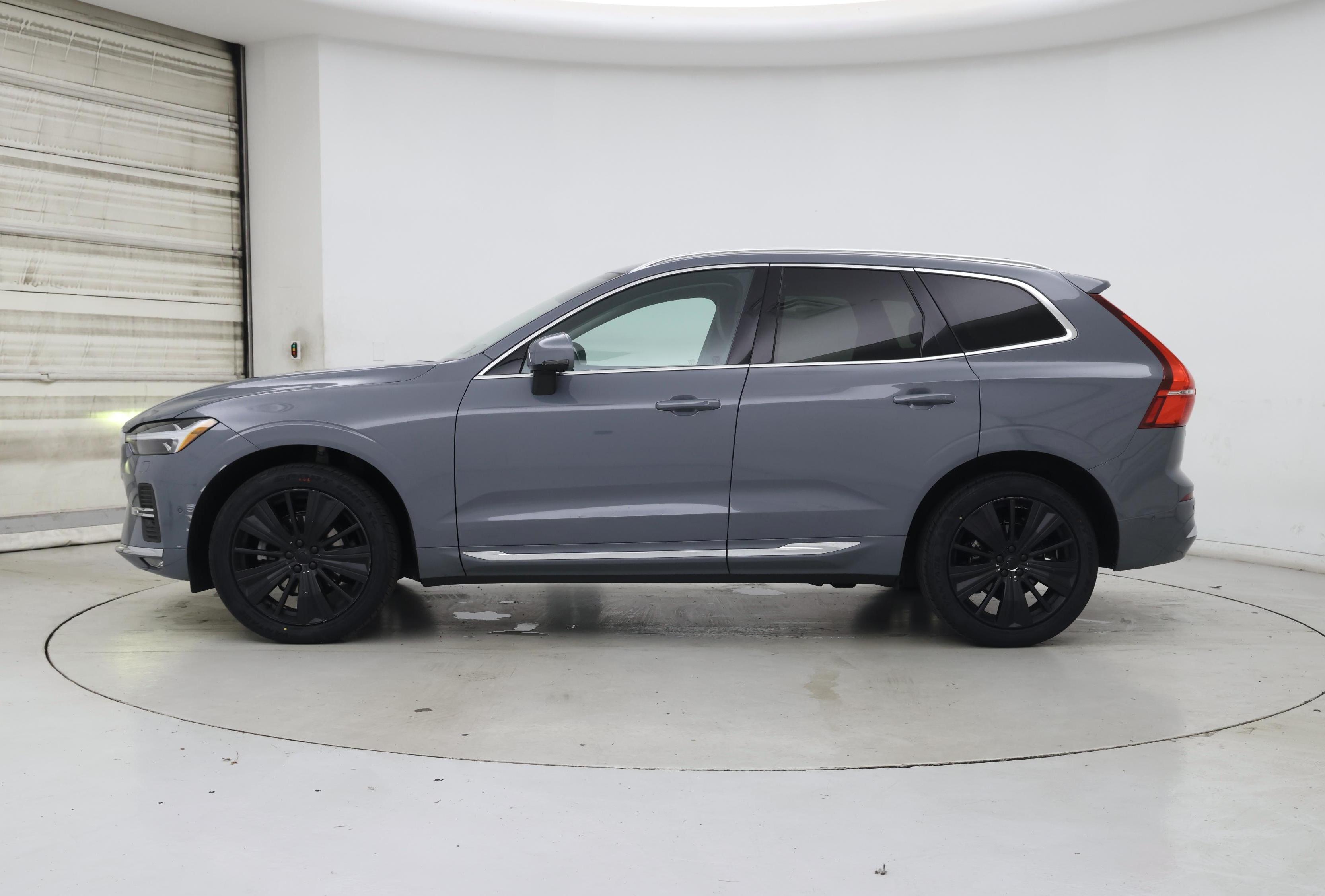 Thumbnail: 2023 Volvo XC60 - 3