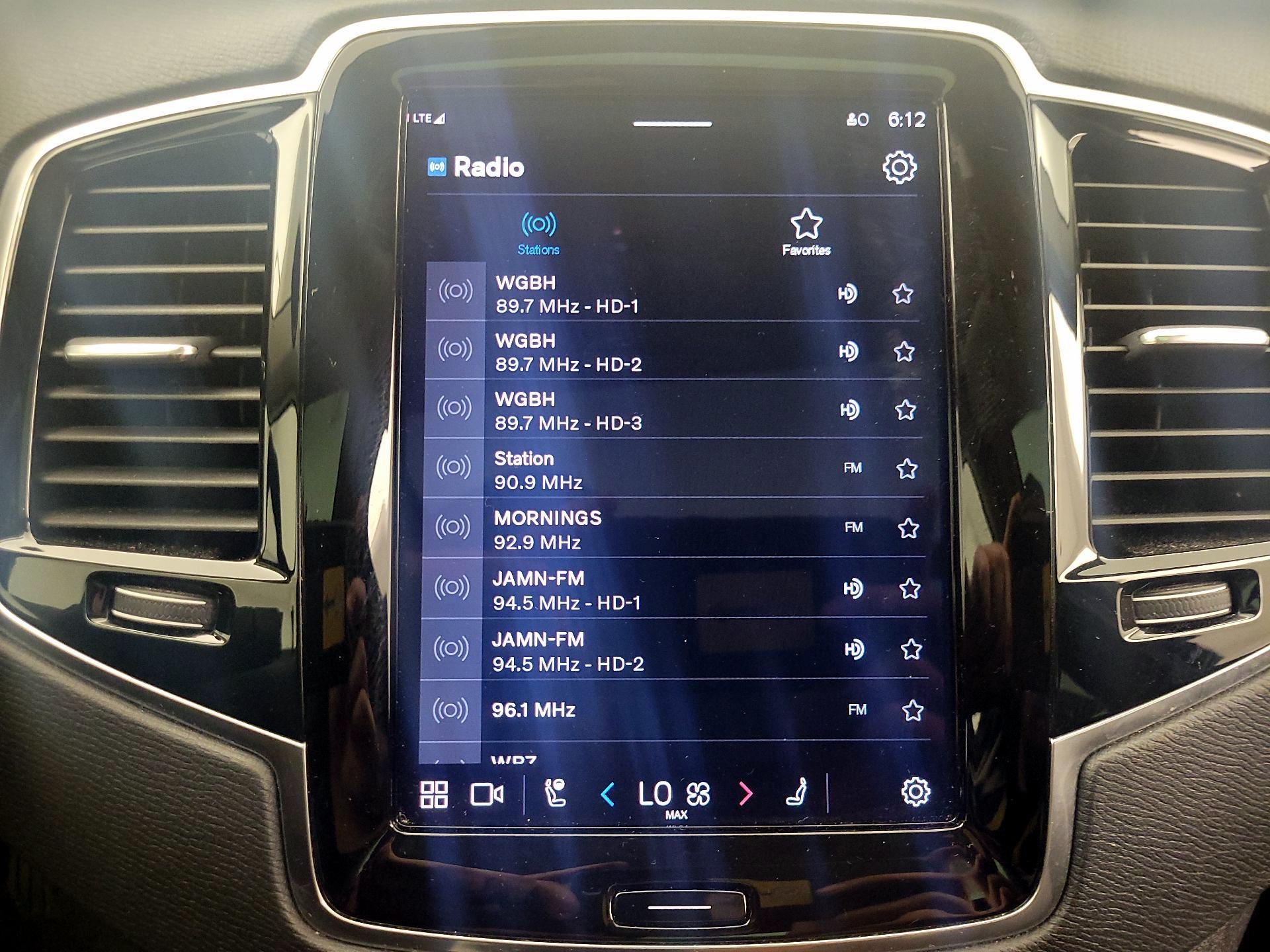 Thumbnail: 2023 Volvo XC90 - 16