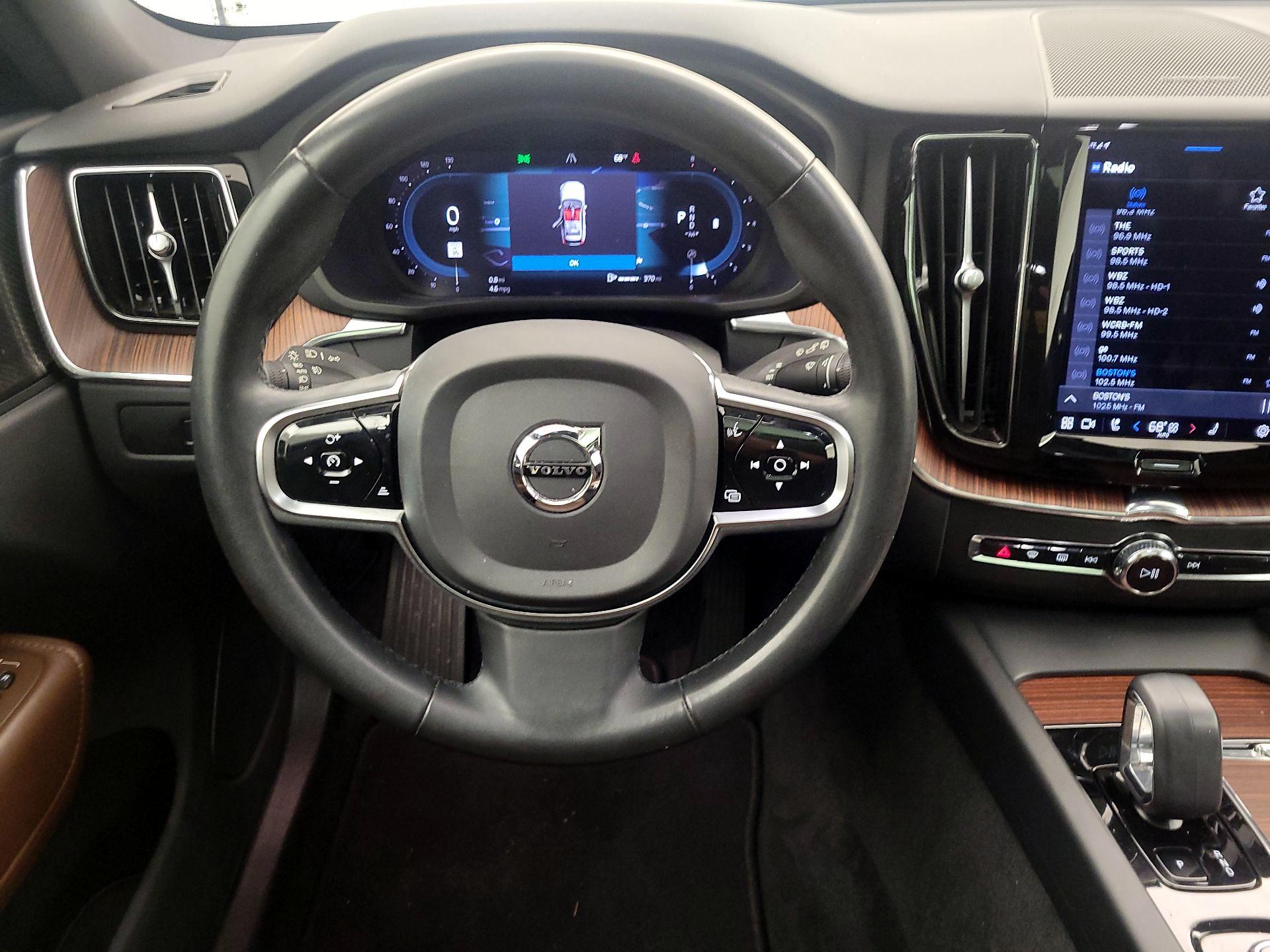 Thumbnail: 2023 Volvo XC60 - 10