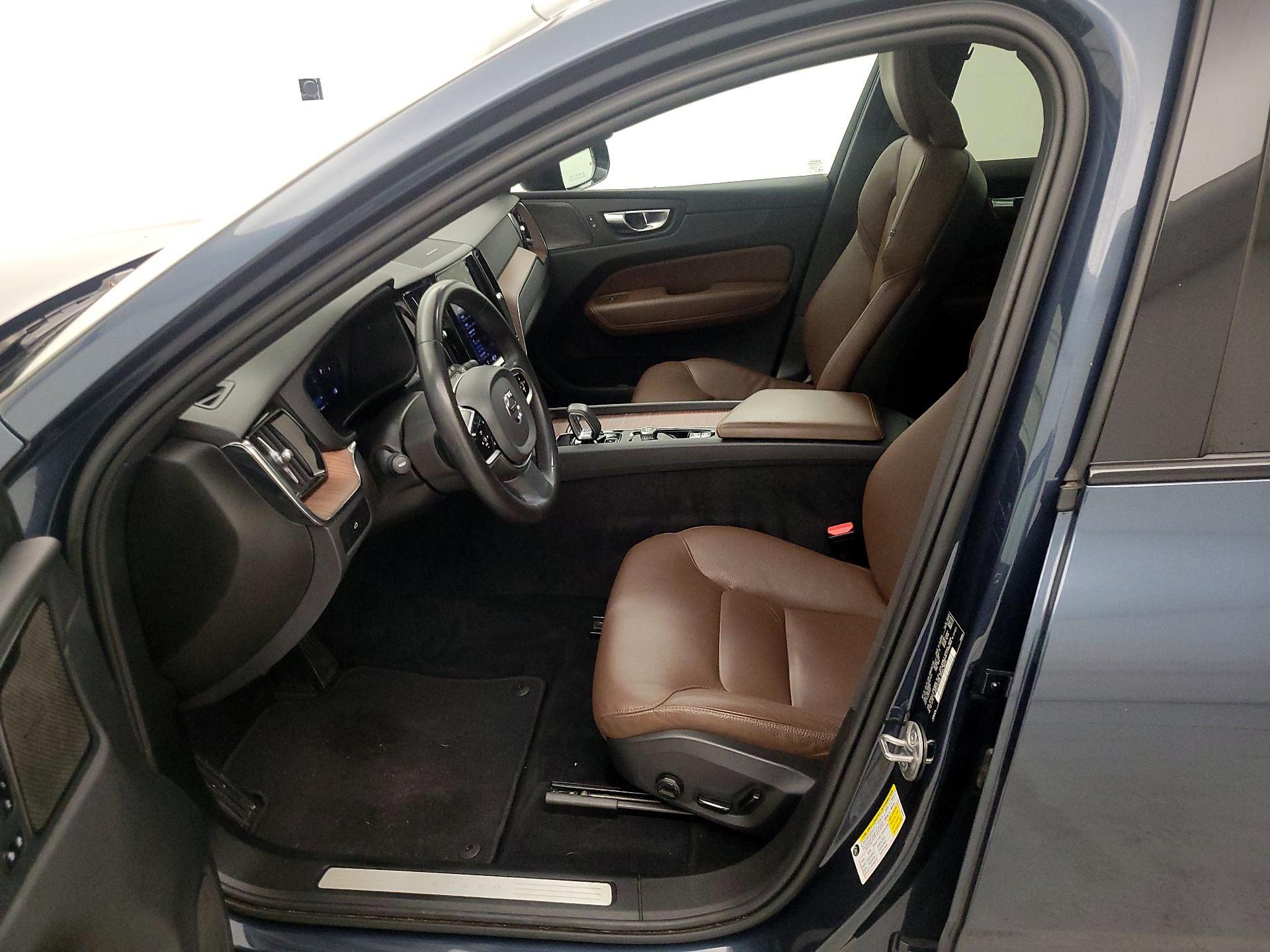 Thumbnail: 2023 Volvo XC60 - 11