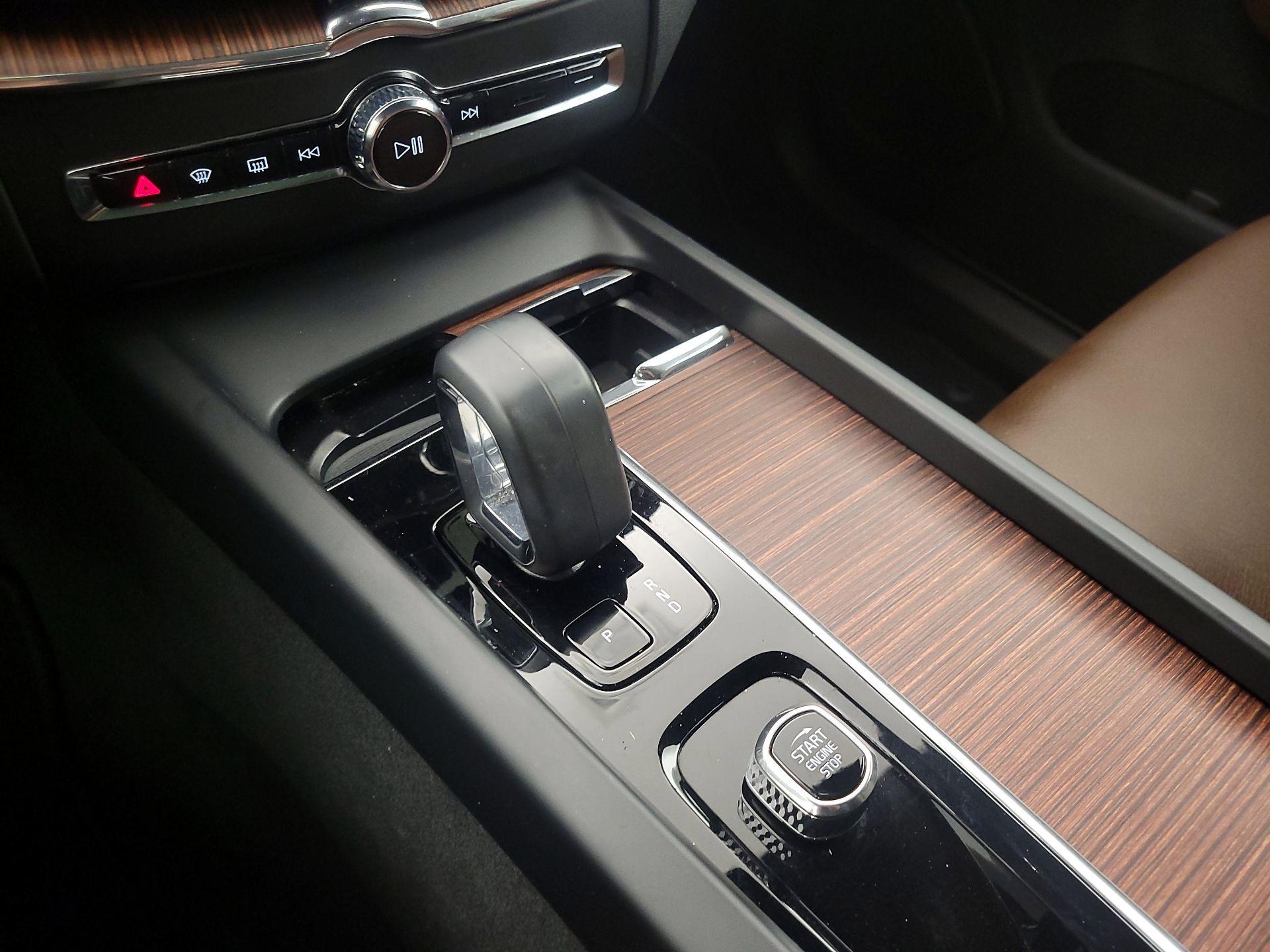 Thumbnail: 2023 Volvo XC60 - 17