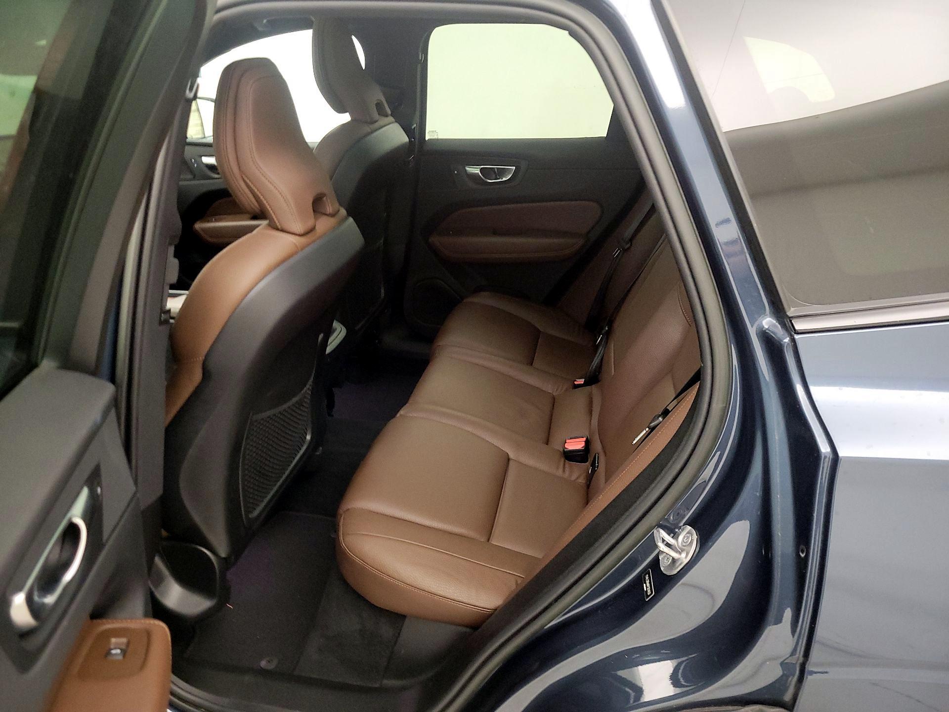 Thumbnail: 2023 Volvo XC60 - 20