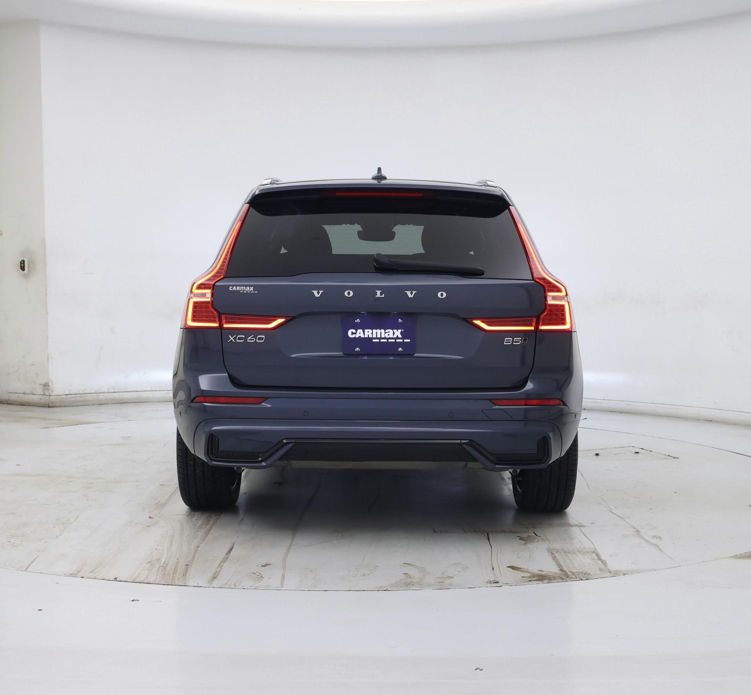 Thumbnail: 2023 Volvo XC60 - 8