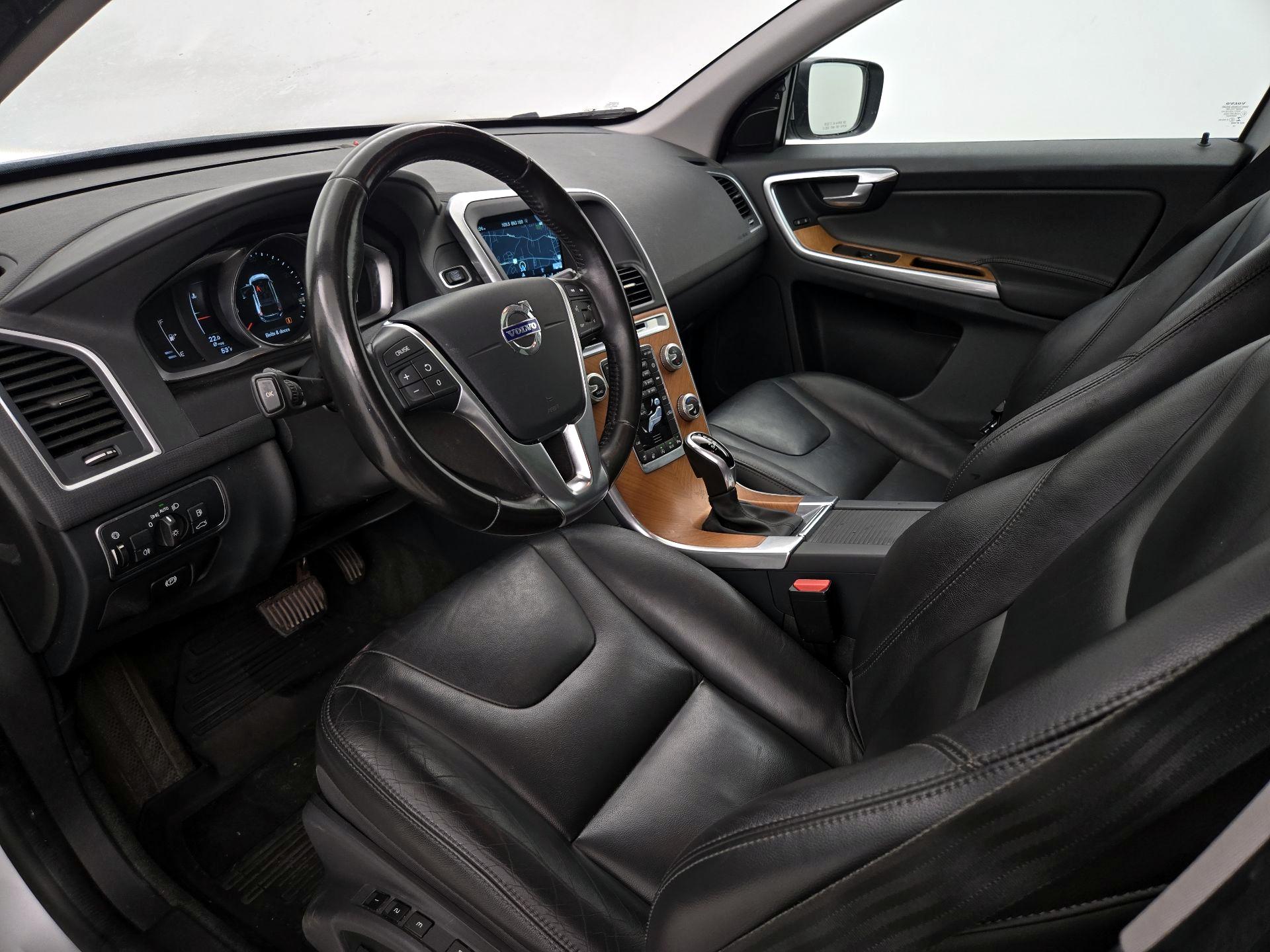 Thumbnail: 2017 Volvo XC60 - 11