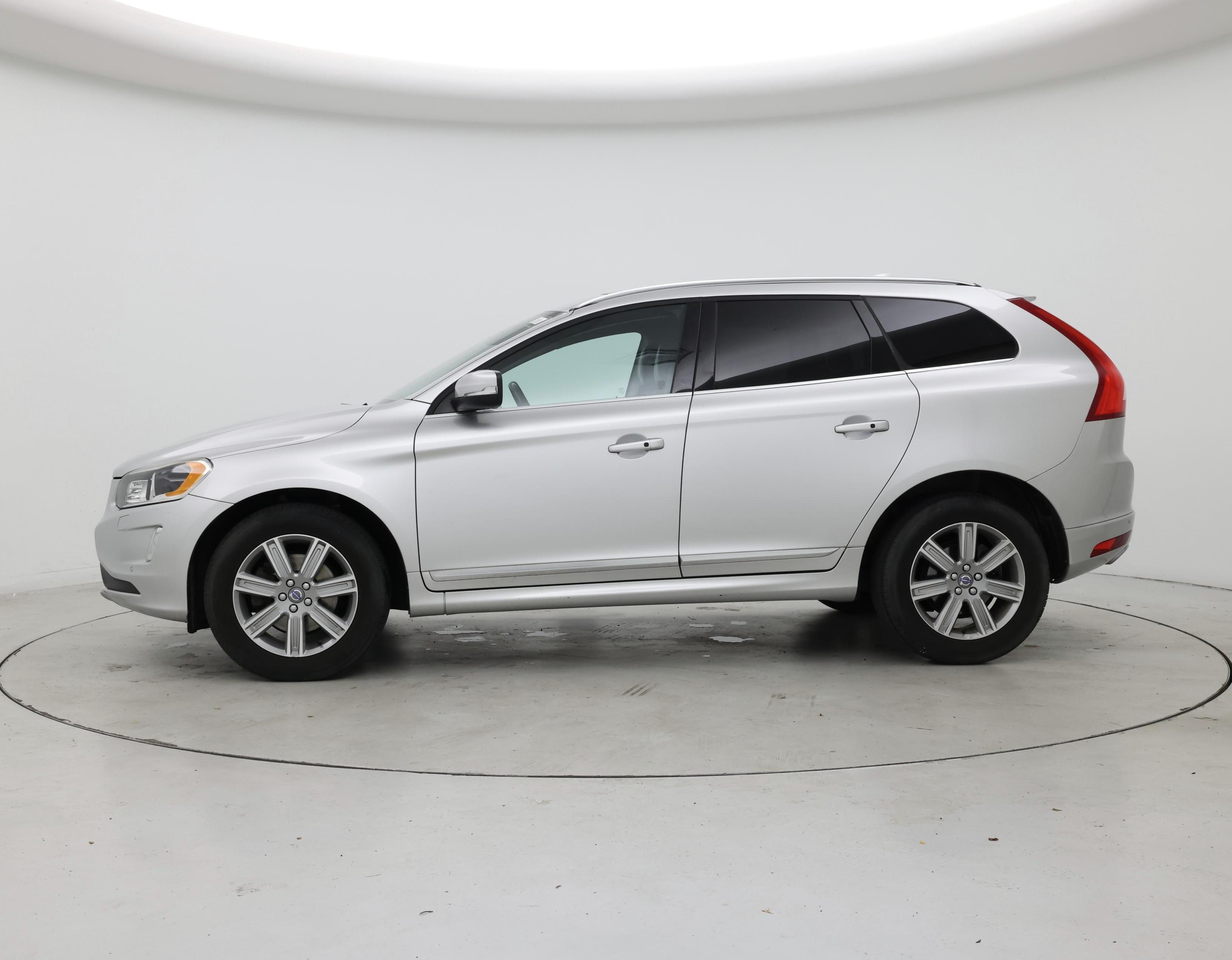 Thumbnail: 2017 Volvo XC60 - 3