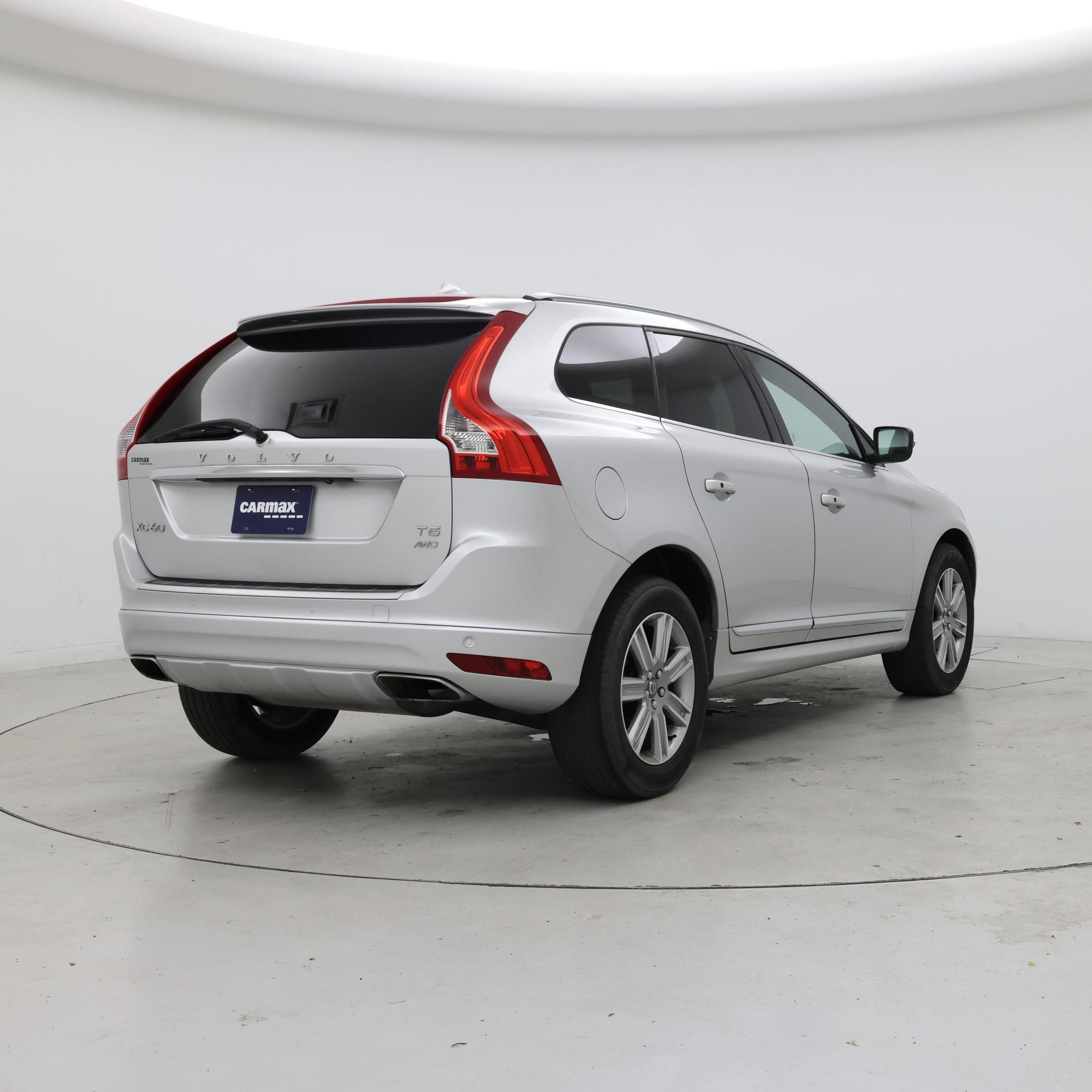 Thumbnail: 2017 Volvo XC60 - 8