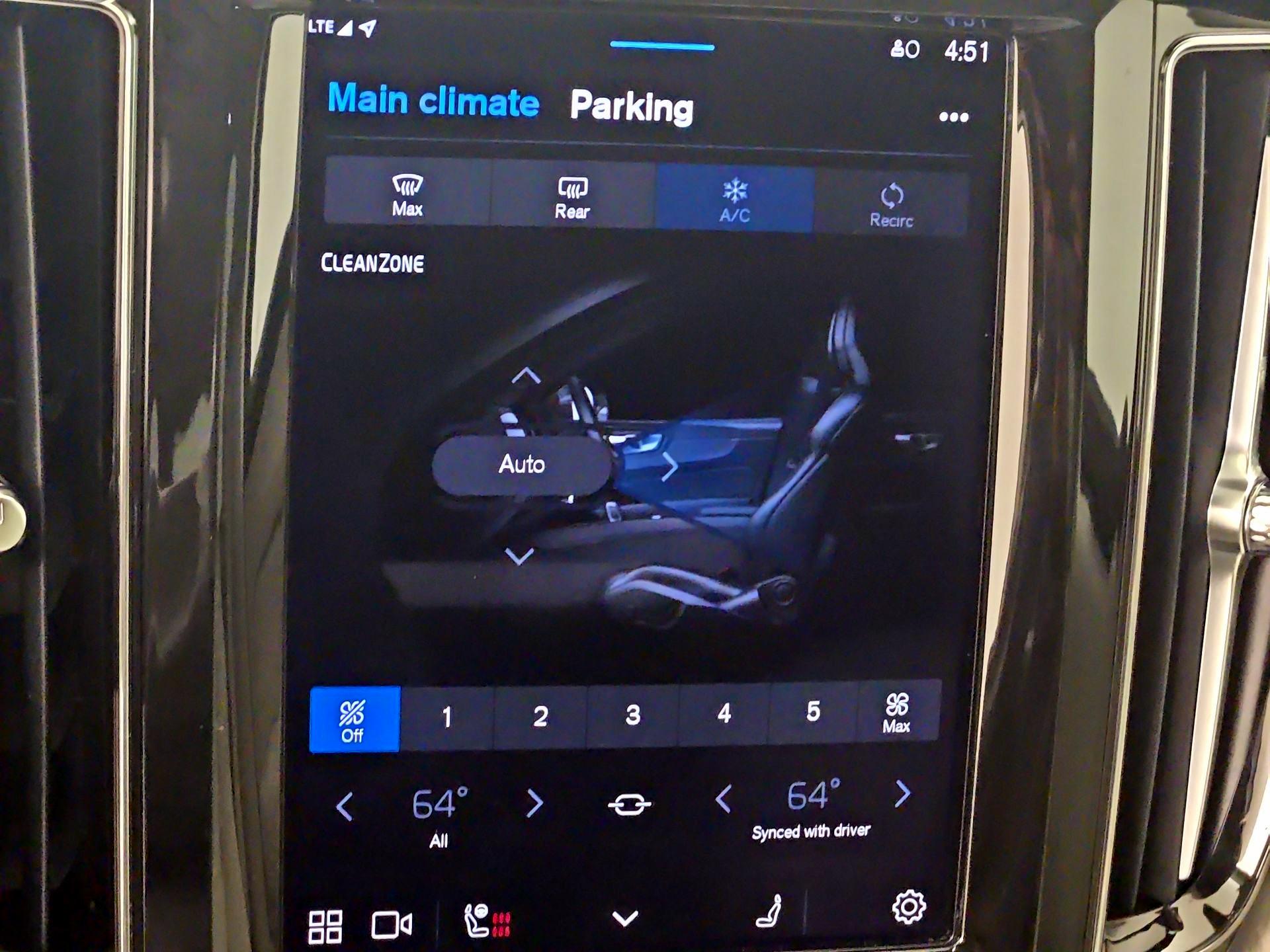 Thumbnail: 2023 Volvo XC60 - 17