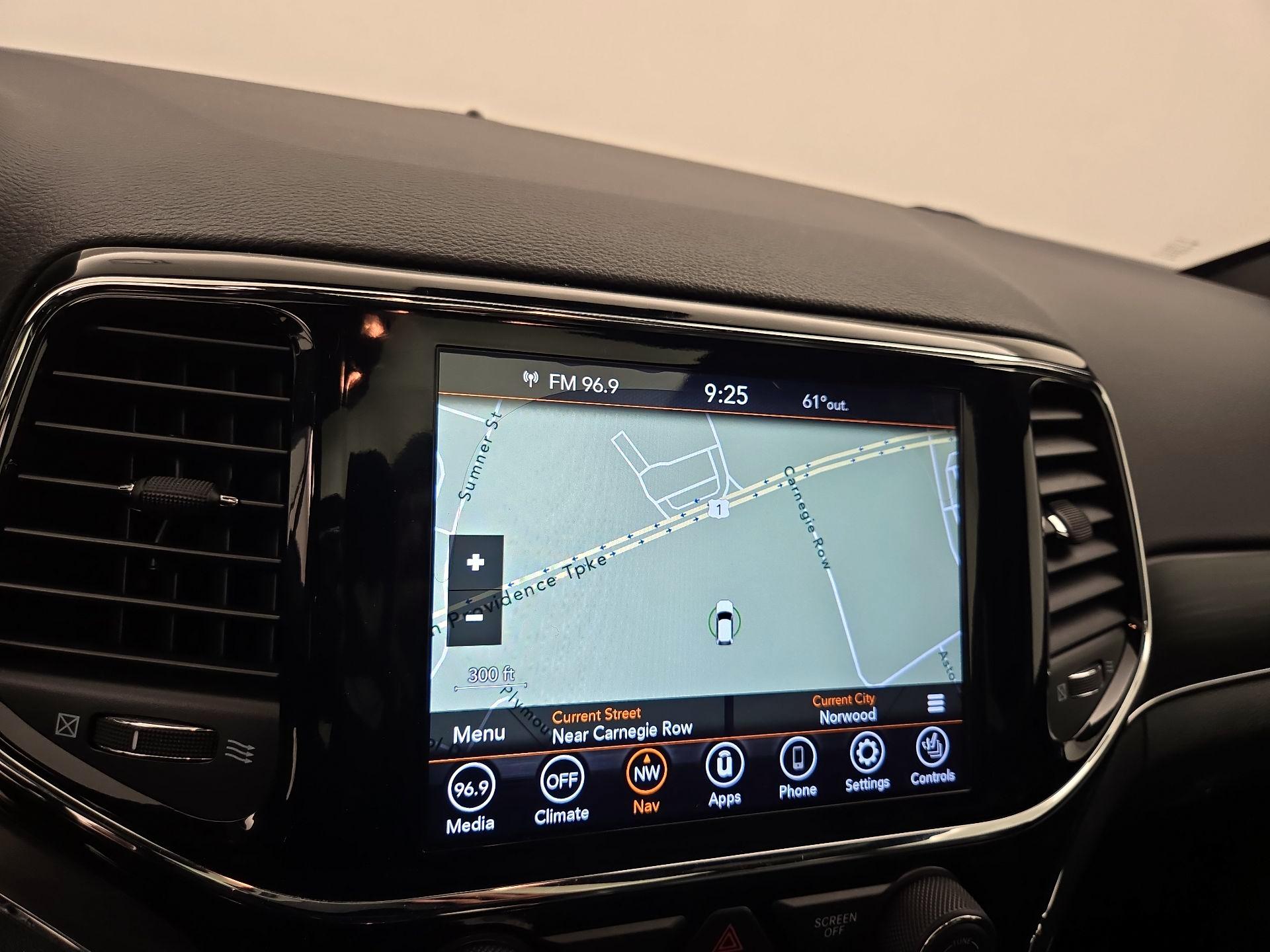 Thumbnail: 2021 Jeep Grand Cherokee - 14
