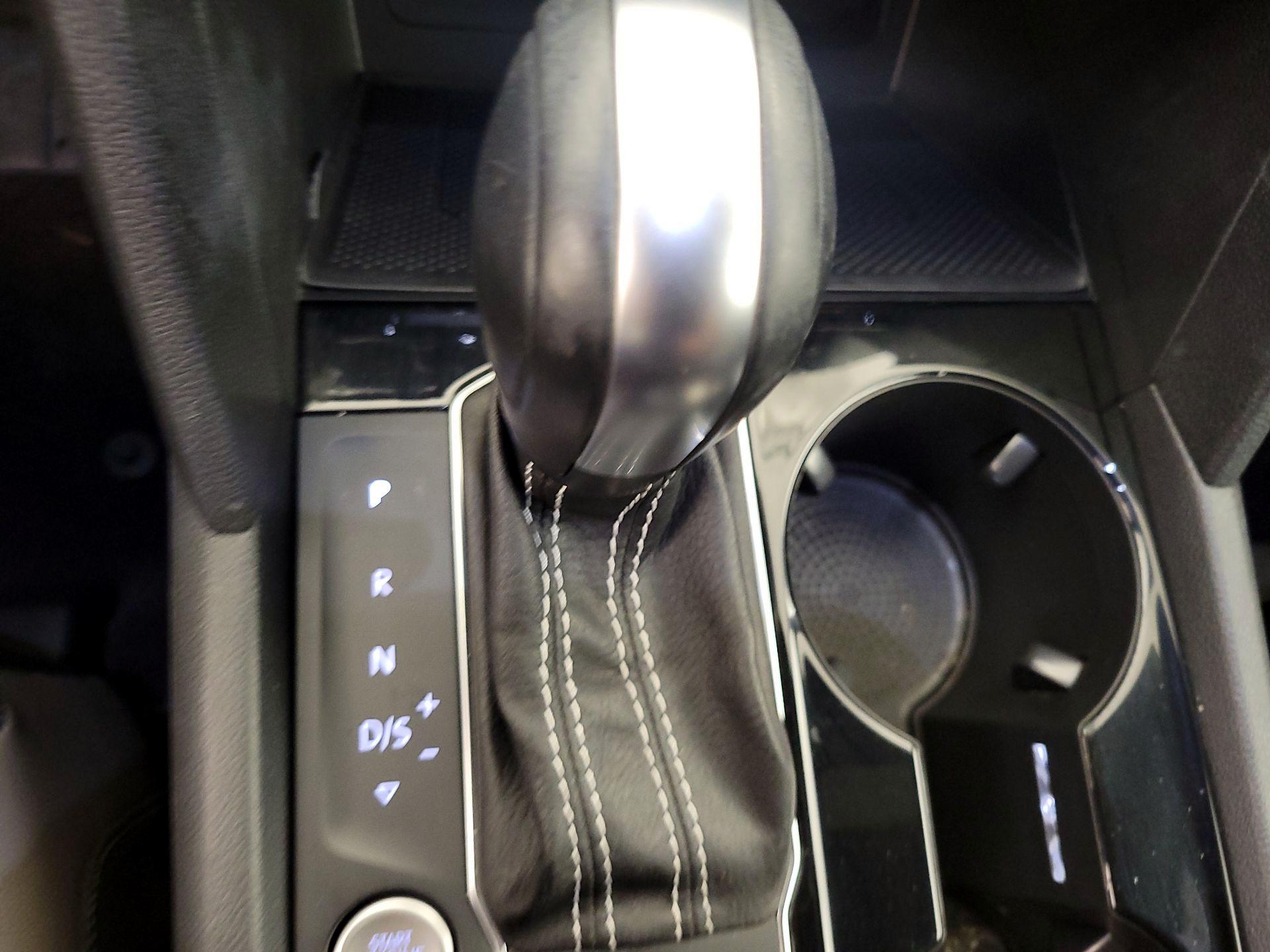 Thumbnail: 2021 Volkswagen Atlas - 17