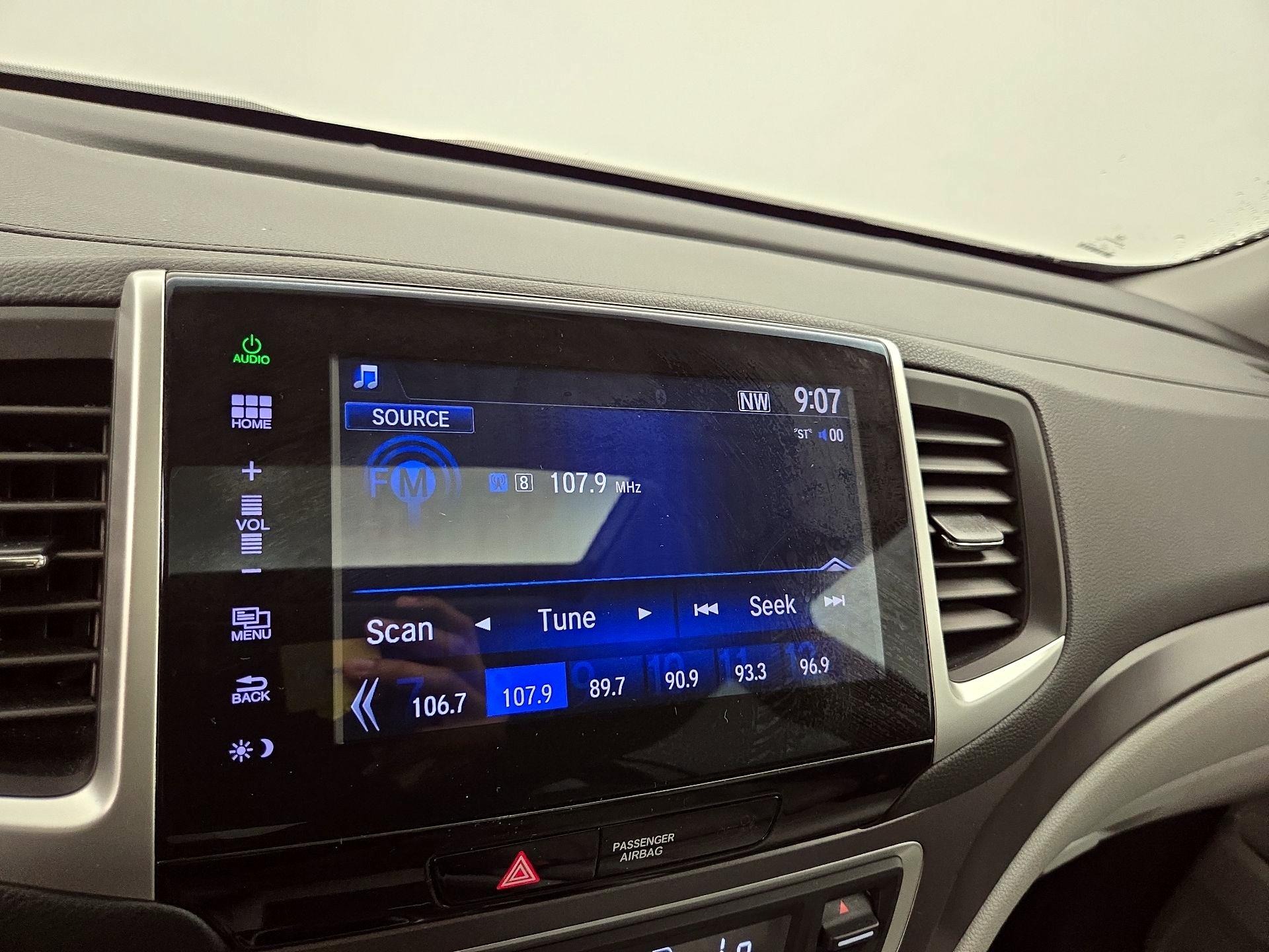 Thumbnail: 2016 Honda Pilot - 15