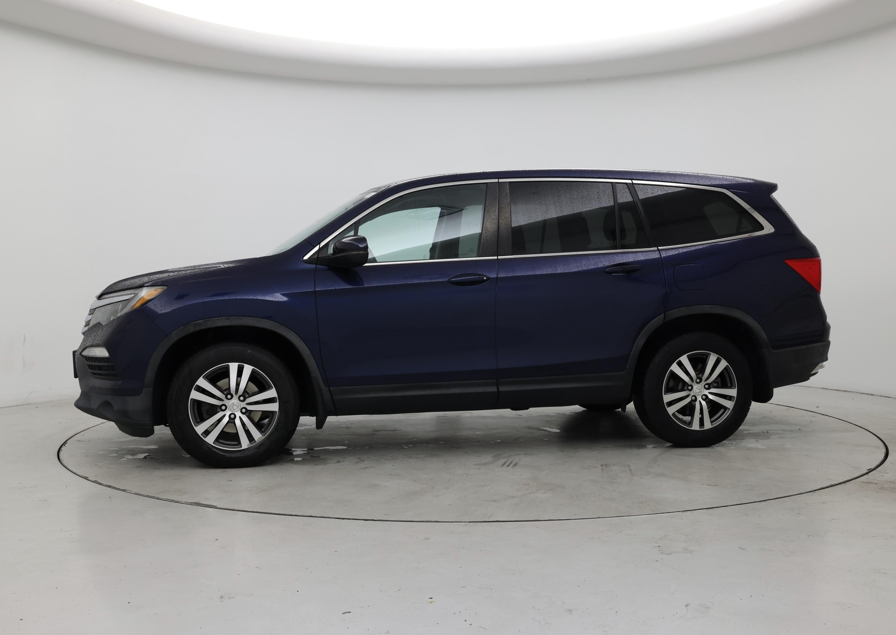 Thumbnail: 2016 Honda Pilot - 3