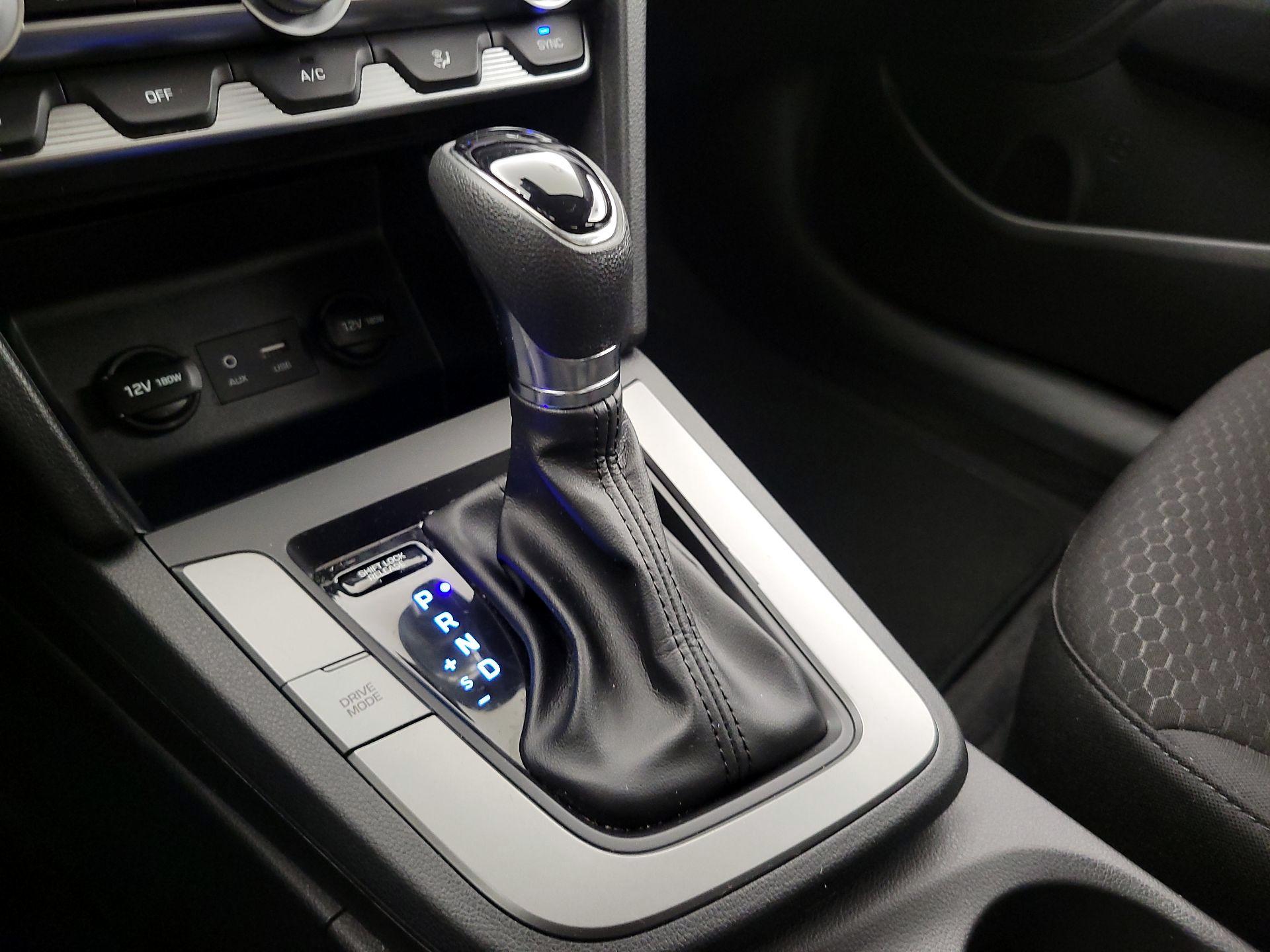 Thumbnail: 2020 Hyundai Elantra - 17
